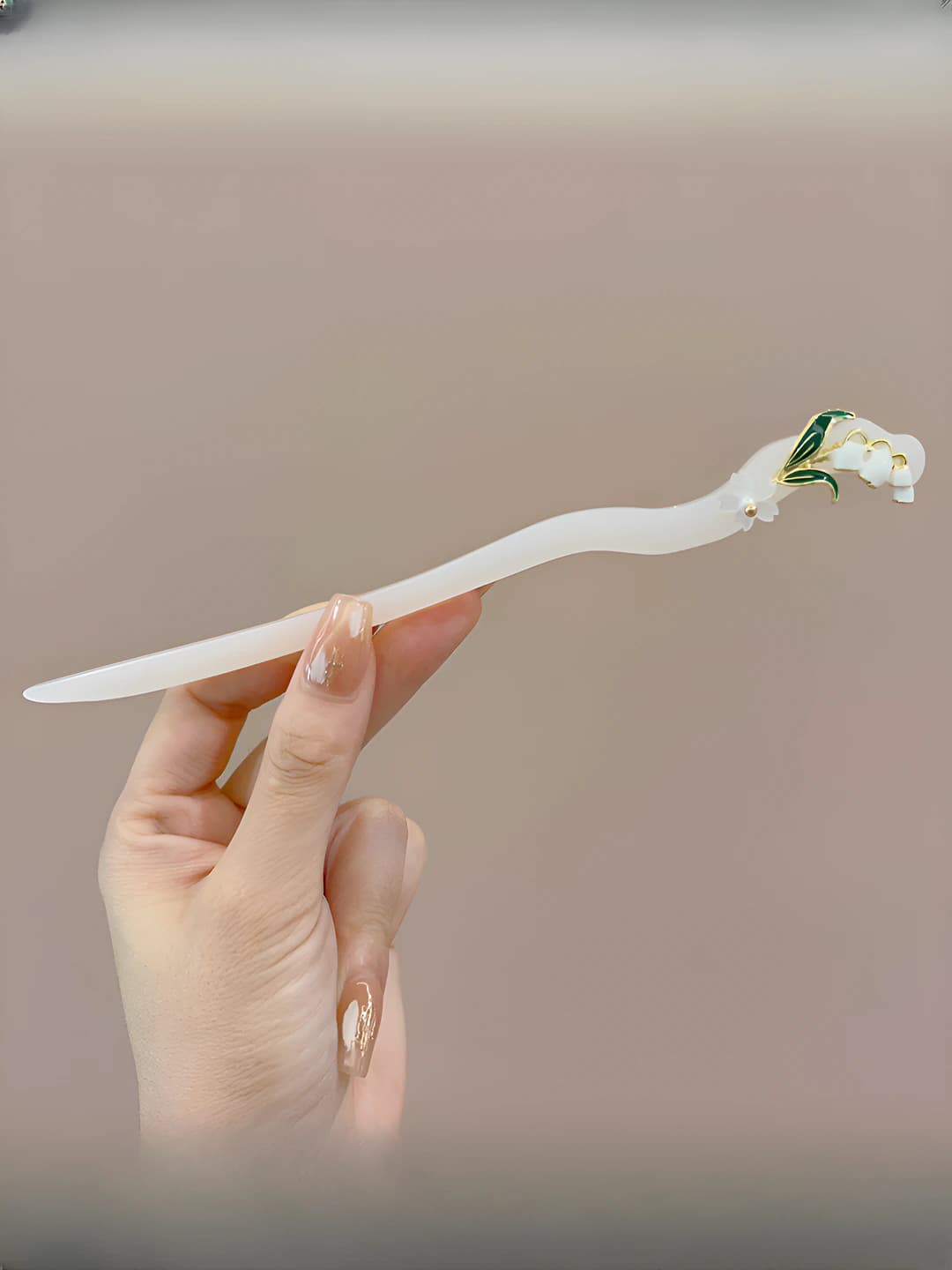 White jade bell hairpin