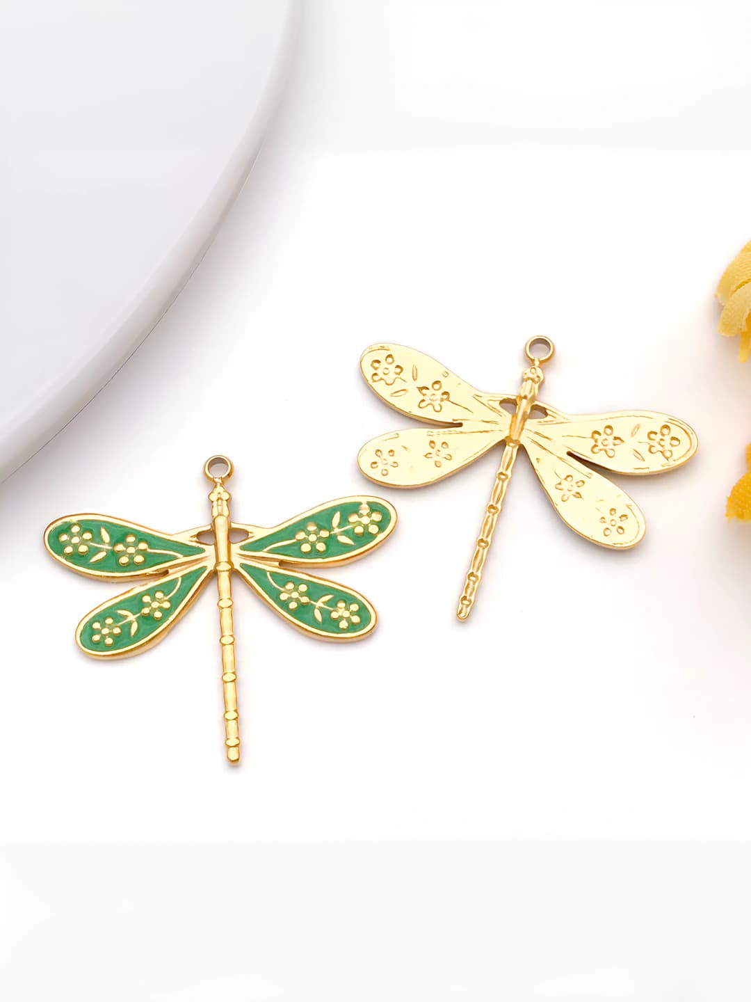 Green dragonfly, 24x27x2mm, 2g