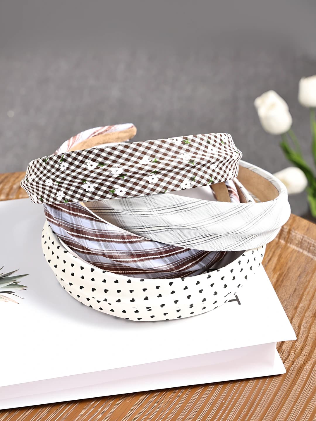 Women's spring-summer headband with heart and polka dot pattern, simple style