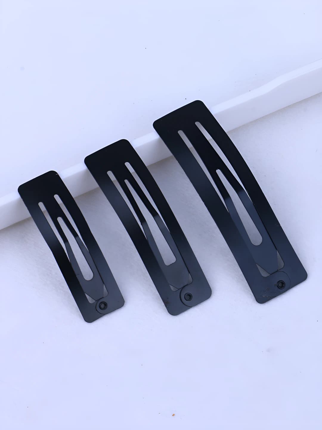 4 cm square black