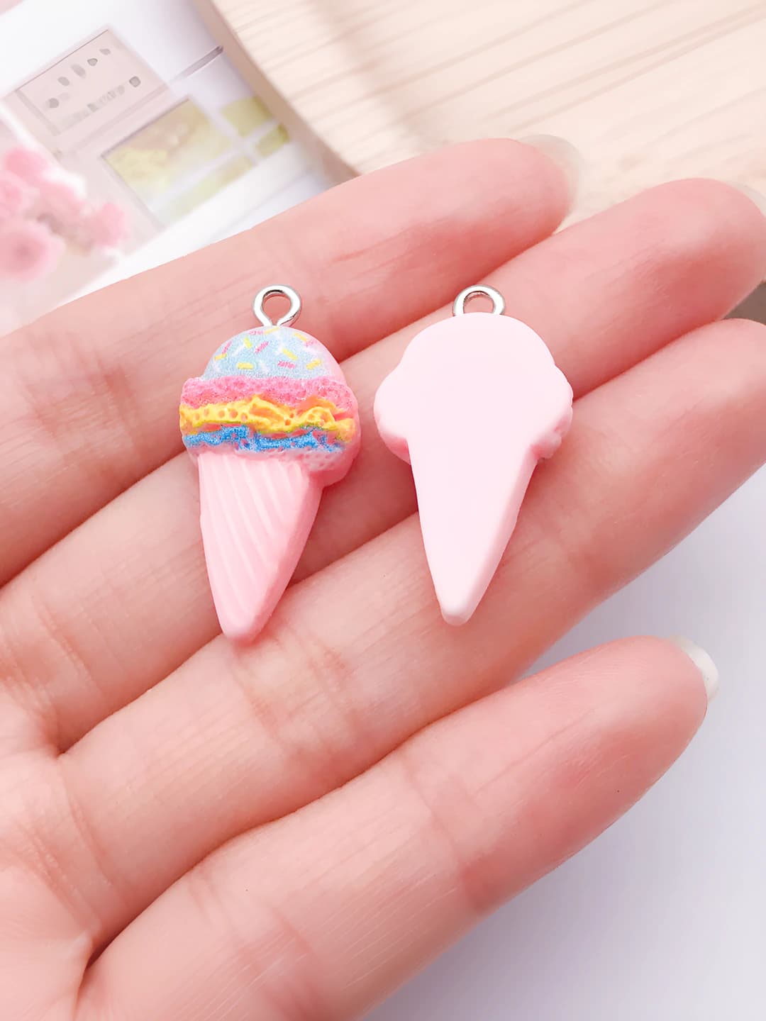 1 pc pink resin ice cream cone 27x14x7mm-1.3g-24566