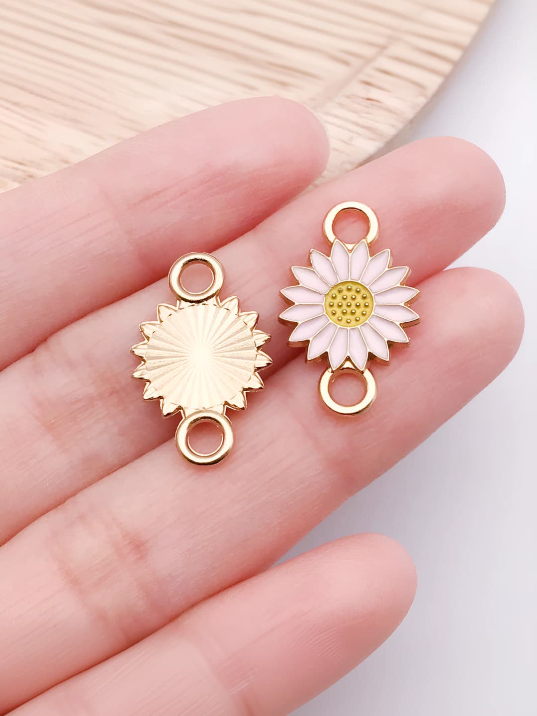 1 pc Pink double sunflower 21x13x1mm-0.85g