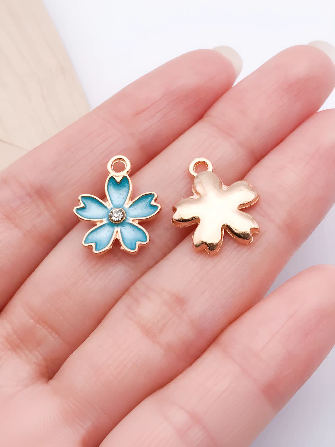 1 шт Эмаль голубой с бриллиантами сакура 14x16mm-0.8g-9923