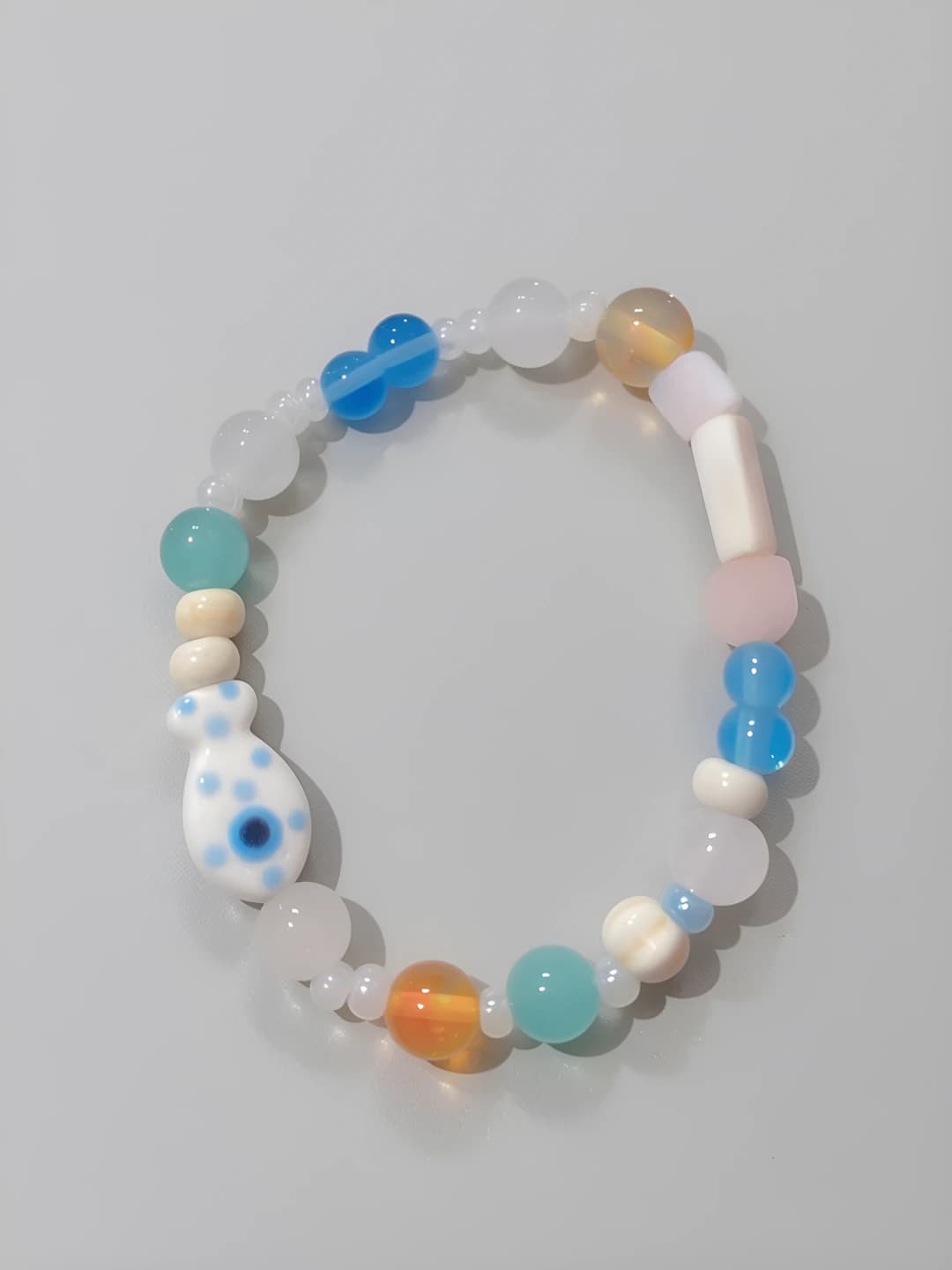 IR20 White fish bracelet (bag)