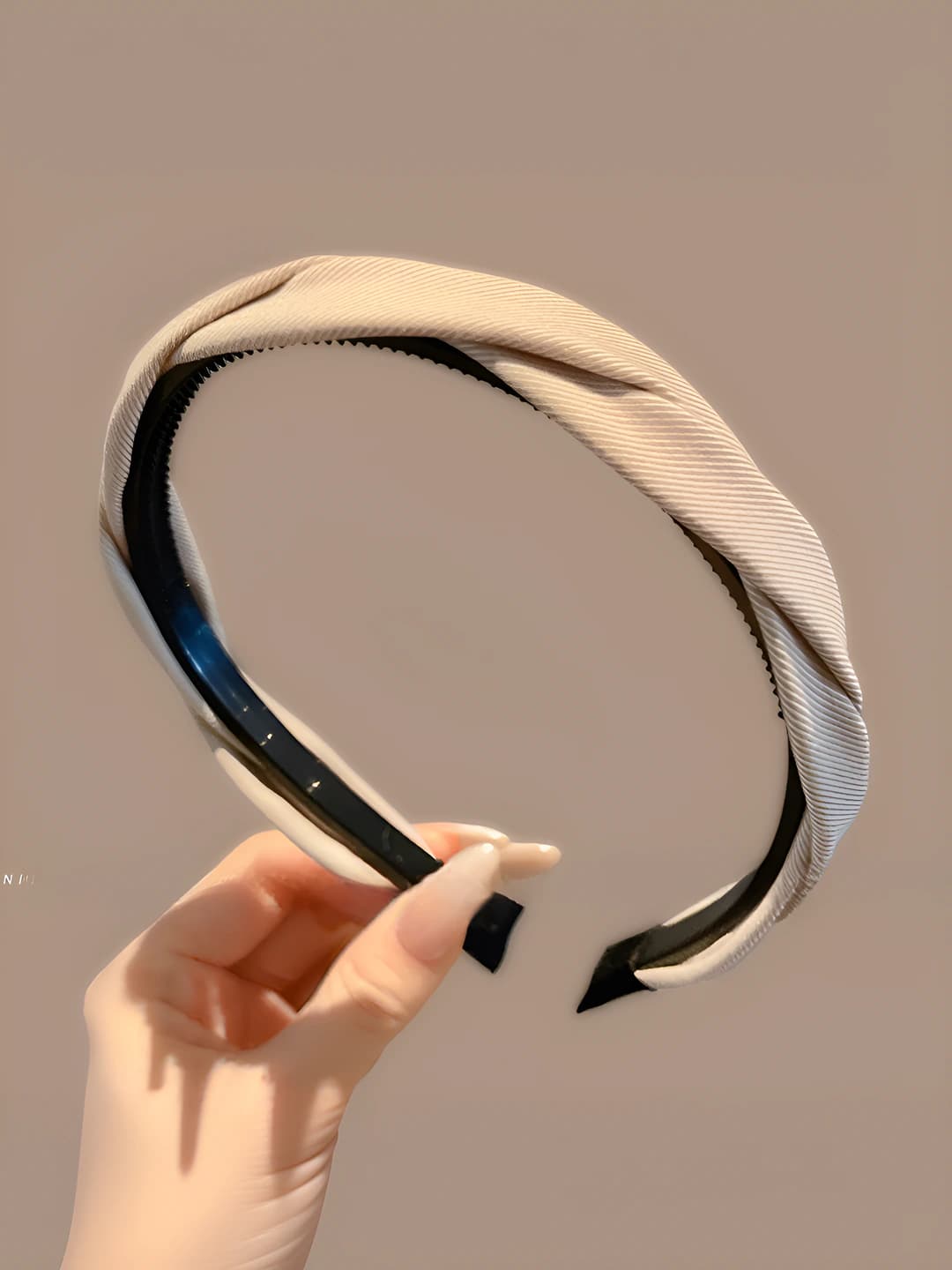 Bej, kengligi 2.4 sm