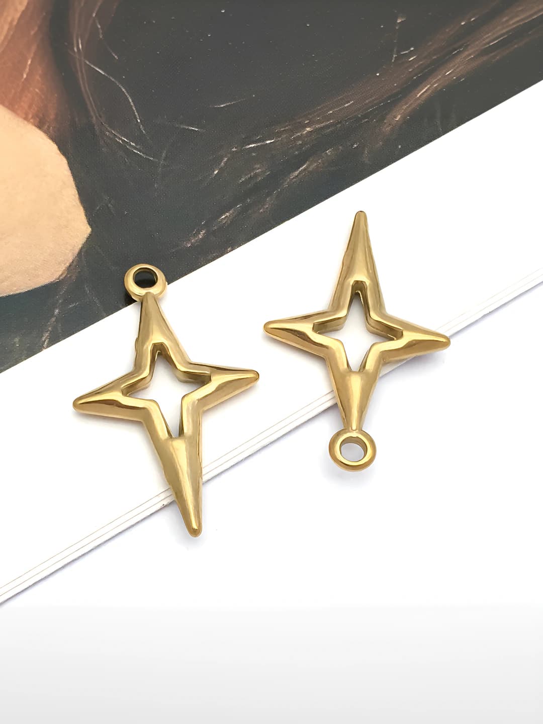 1 шт 18x28x3mm, 2mm золотая сталь большая звезда
