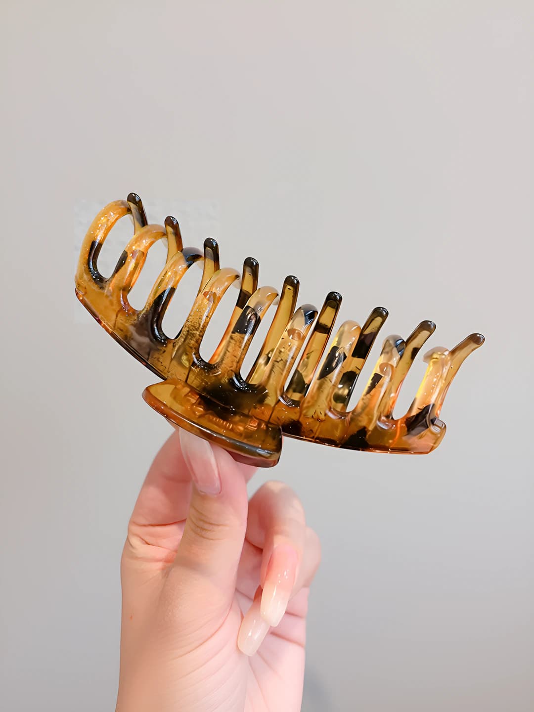 Amber clip