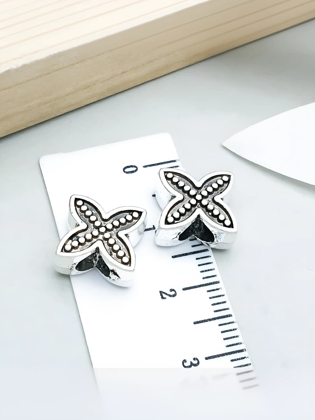 1 bow and clover - 14x14mm - 2.15g - 10103