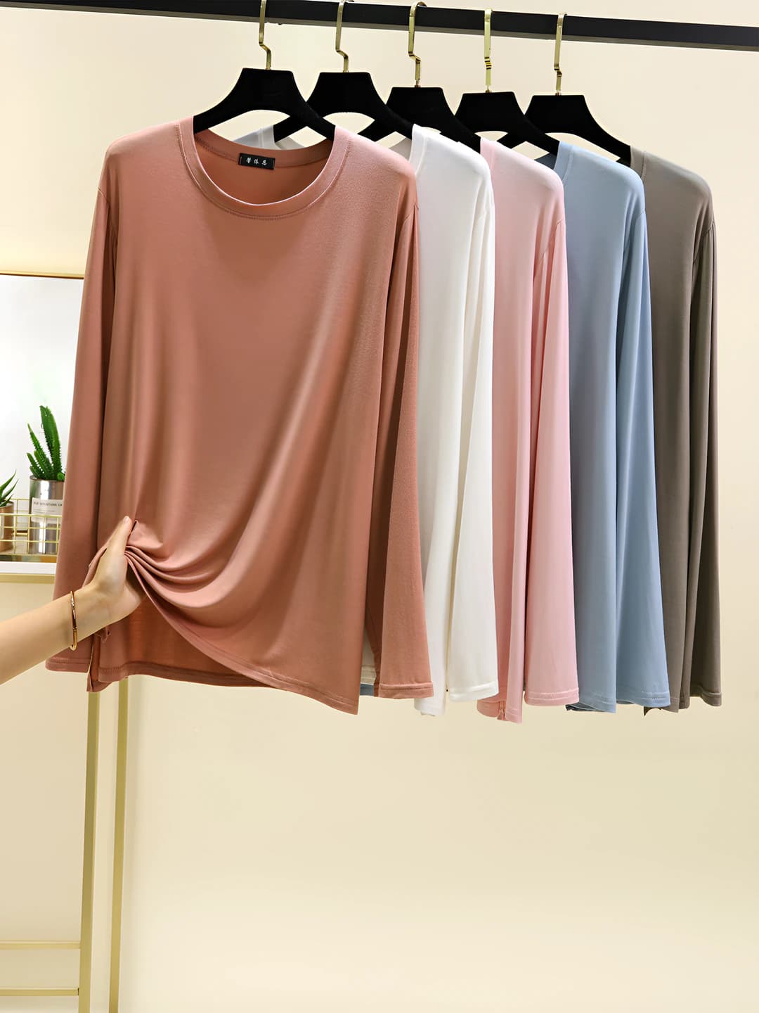 Ayollar uchun katta o'lchamli modali uzun yengli longsliv, bahor-kuz uchun yupqa, bir rangli, bo'sh (oversize) kesim, dumaloq yoqa