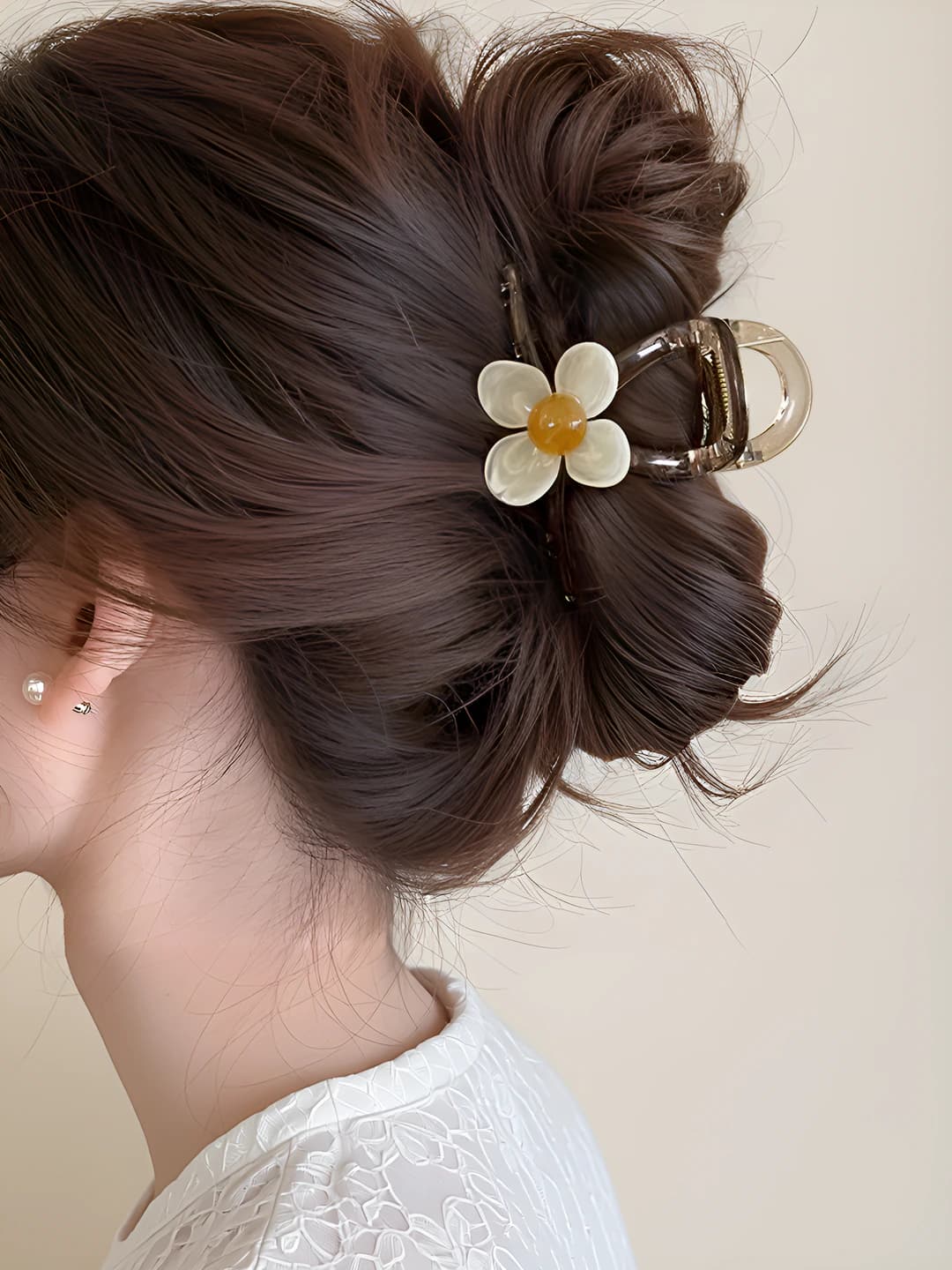 1# Beige four-petal flower clip 8cm