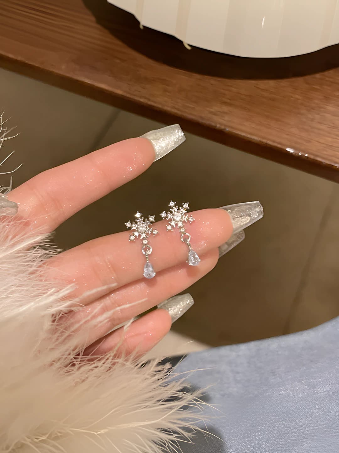 Women's snowflake zircon drop earrings with silver posts