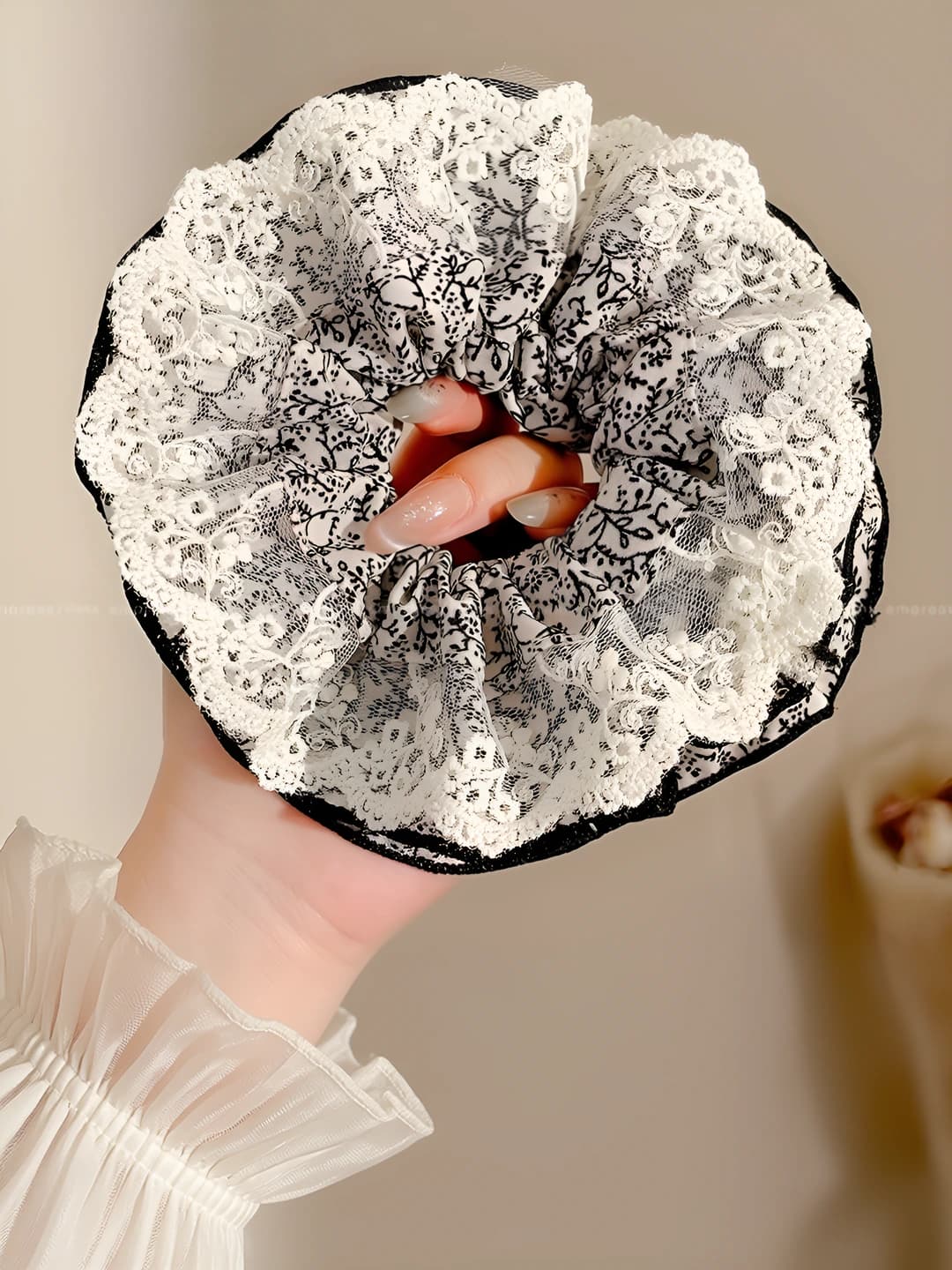 1# White lace 15 cm