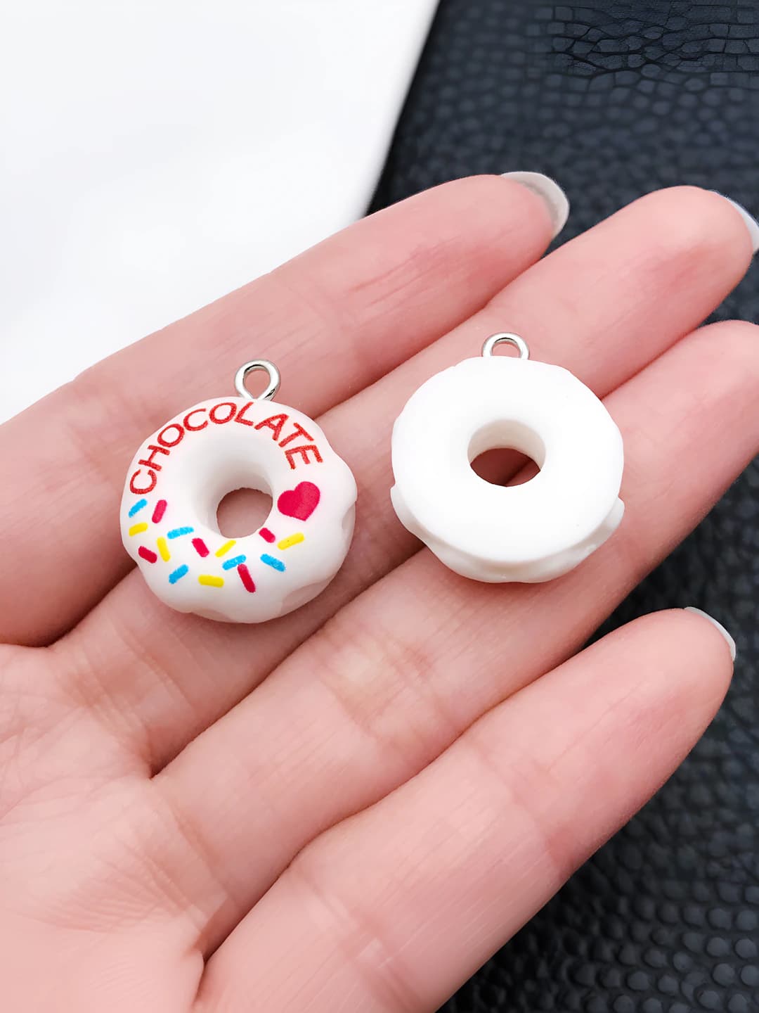 1 dona Oq rezin doira donut 'chocolate' 23x19x7mm-2g-23857