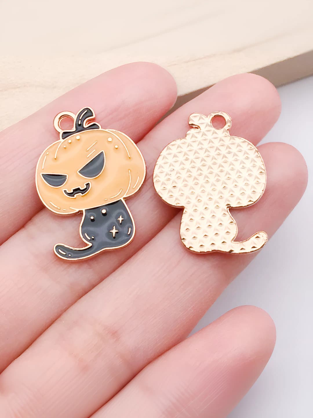 Жёлтый тыква кот 24x18x1mm-1.6g