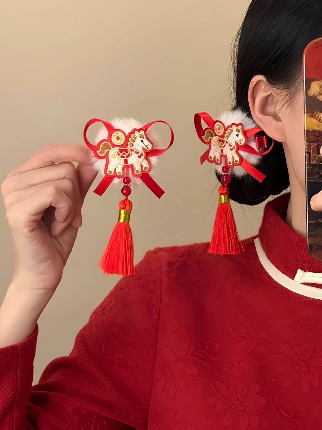 Instant money hair clips pair