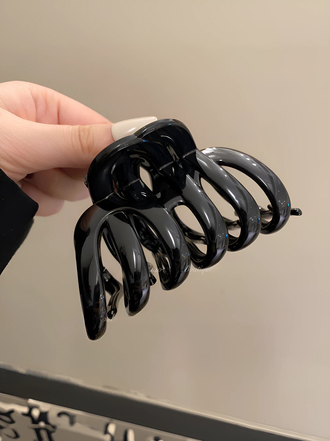 Glossy black (9 cm)