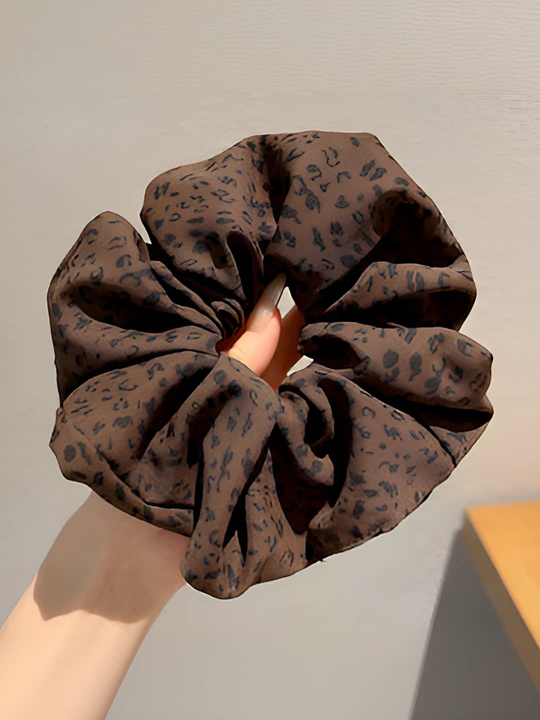 To'q kofe leopard bosilmagan chekka taxminan 15 cm