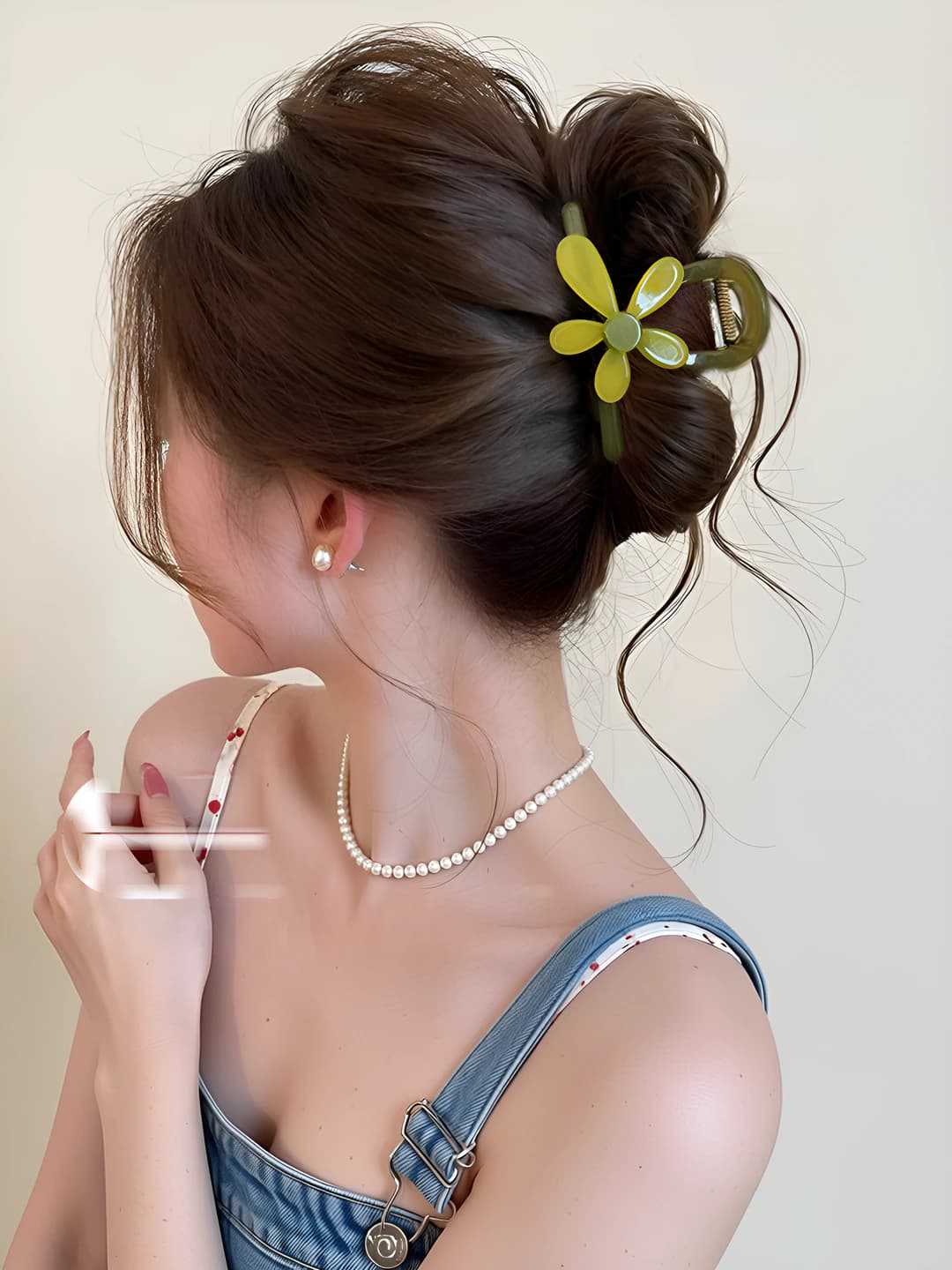 Medium green flower clip ~8 cm