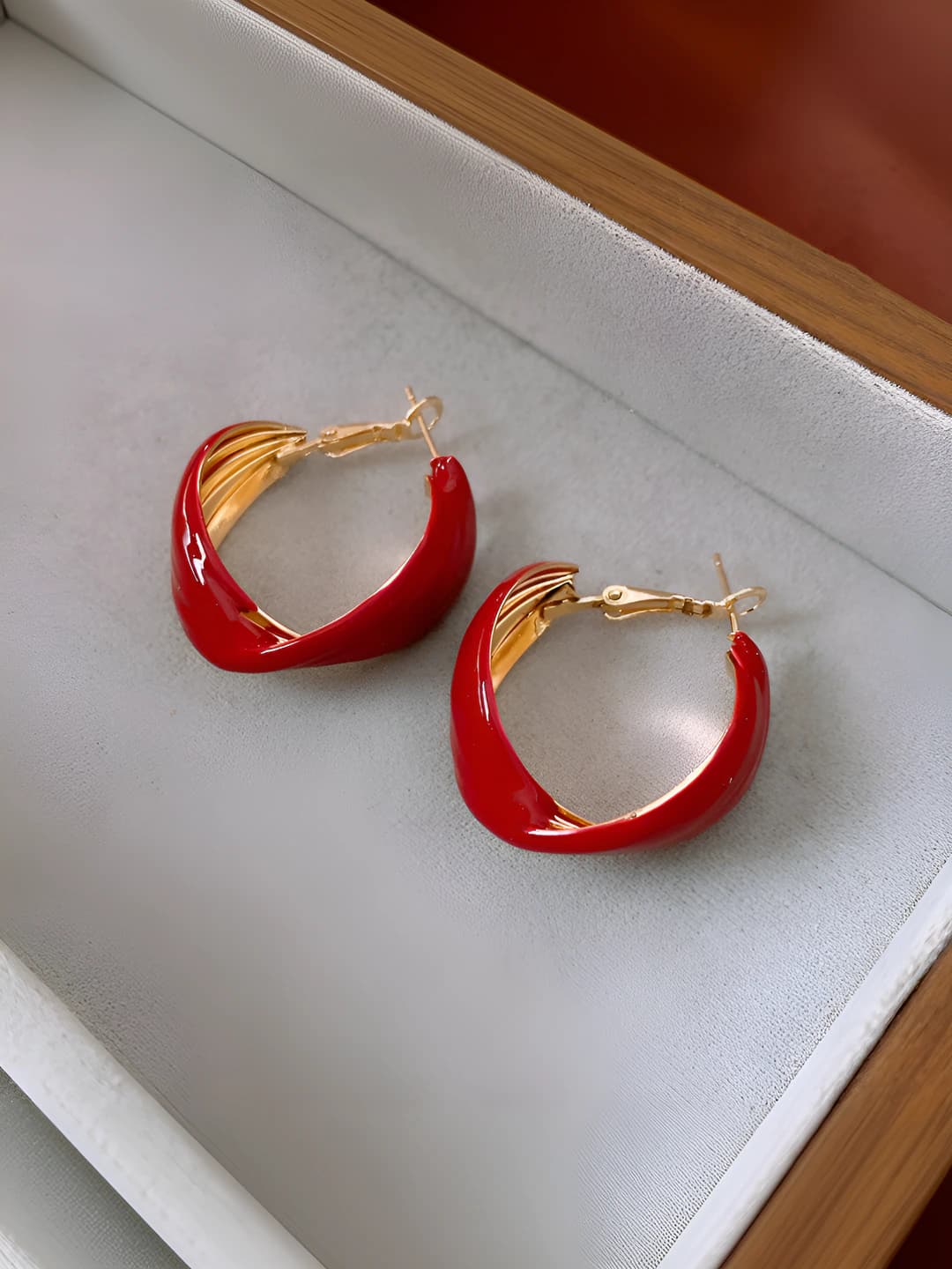 48# Silver pin - Gold - Red