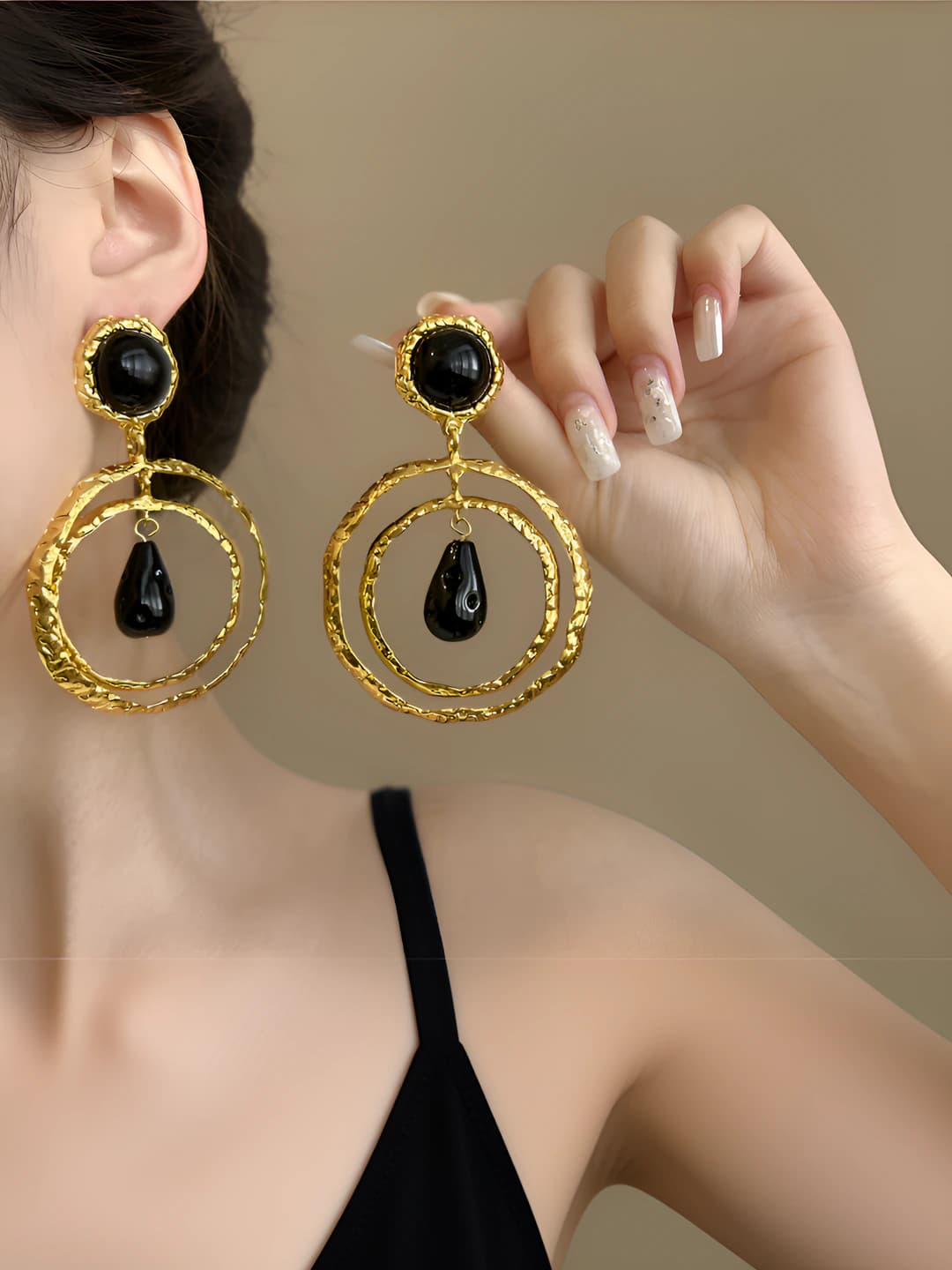 Stud - Gold - Black