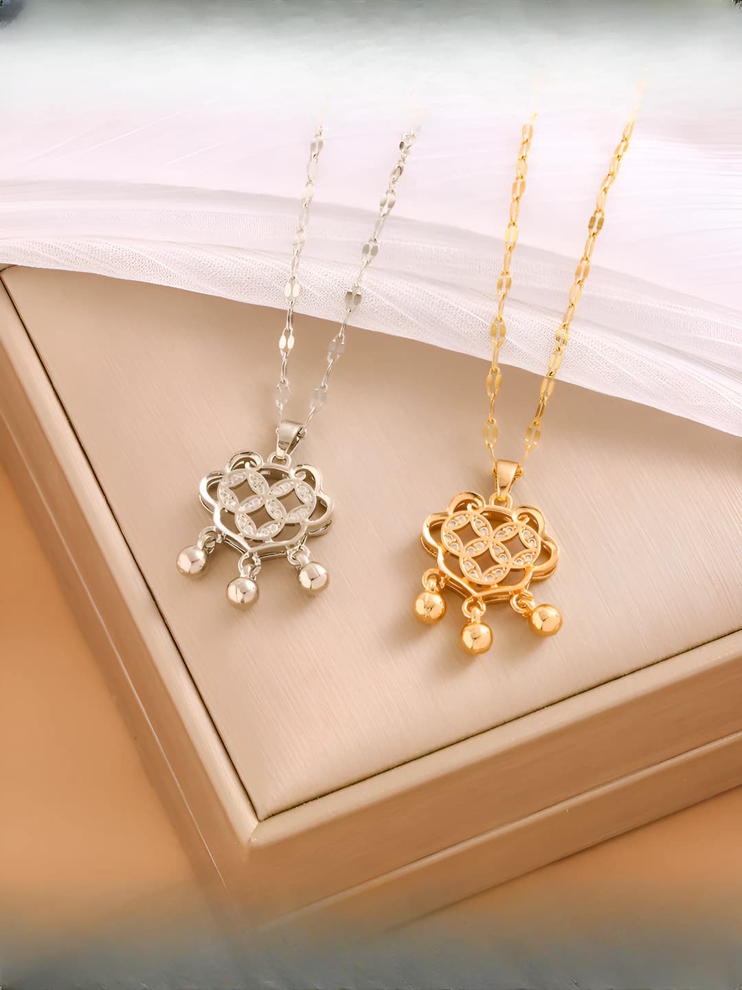 Women's pendant necklace with geometric gemstone on water wave chain, made of stainless steel with vacuum plating