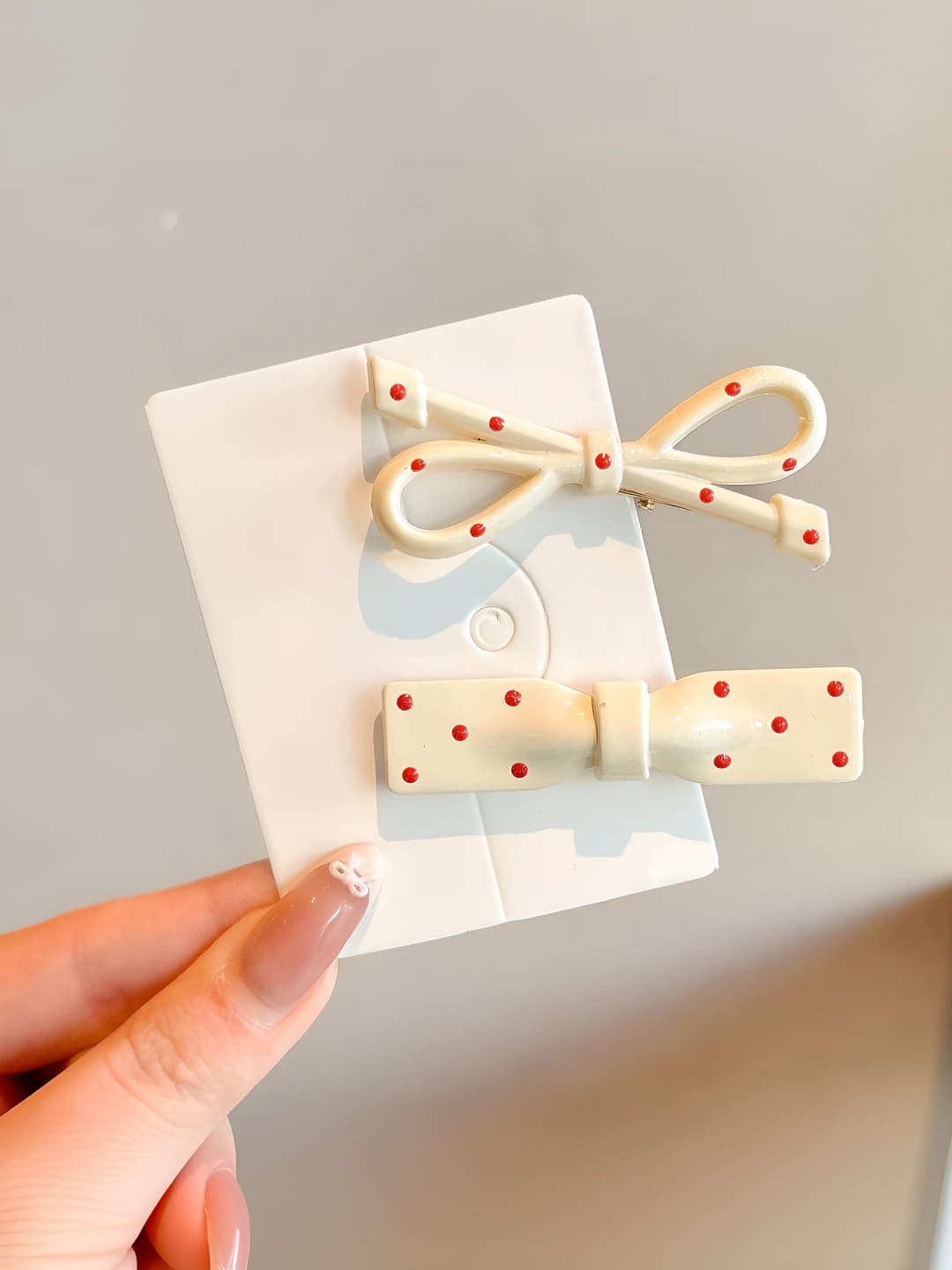 1# White polka dot pair 5cm