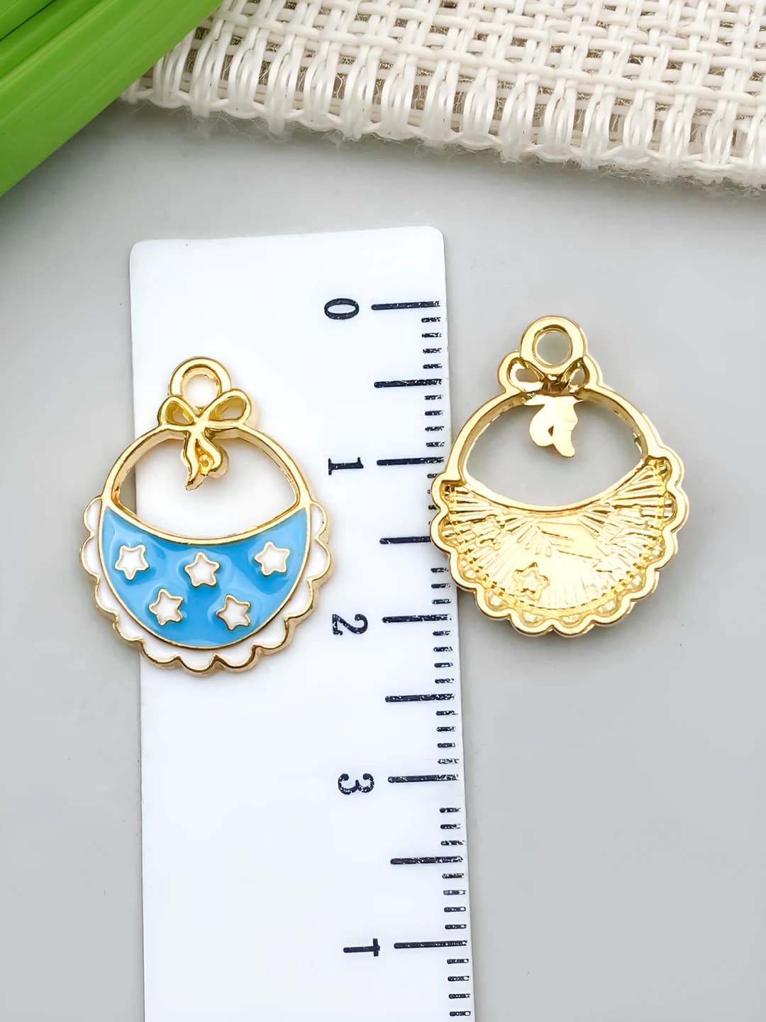1 pc teal baby bib with bow 20x16mm-1g