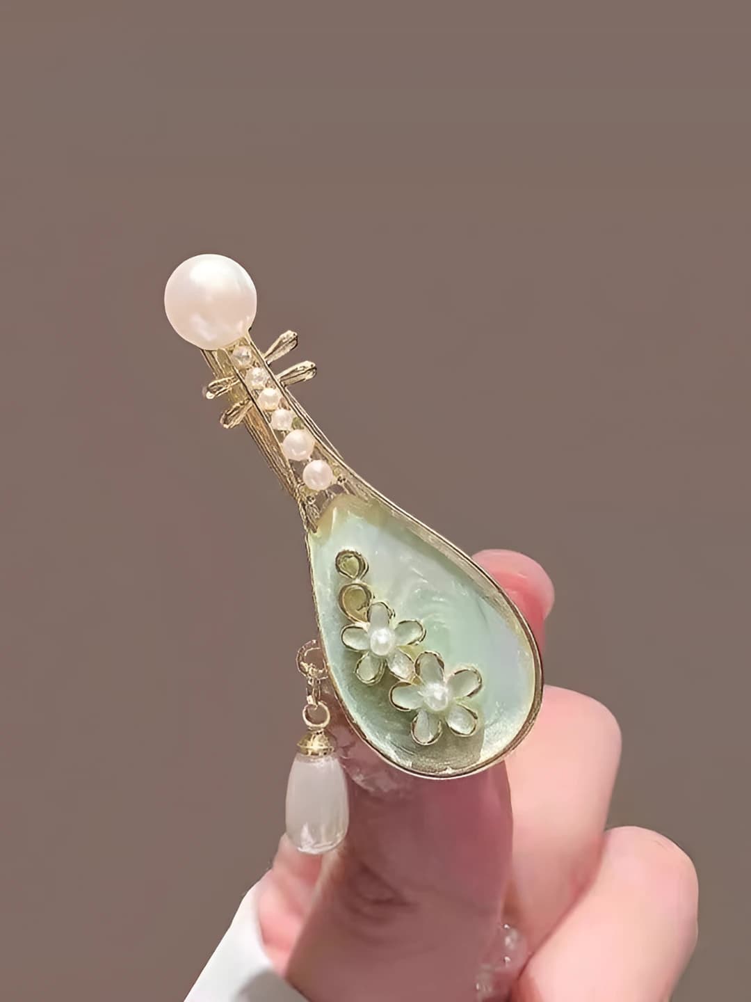 Green floral side clip