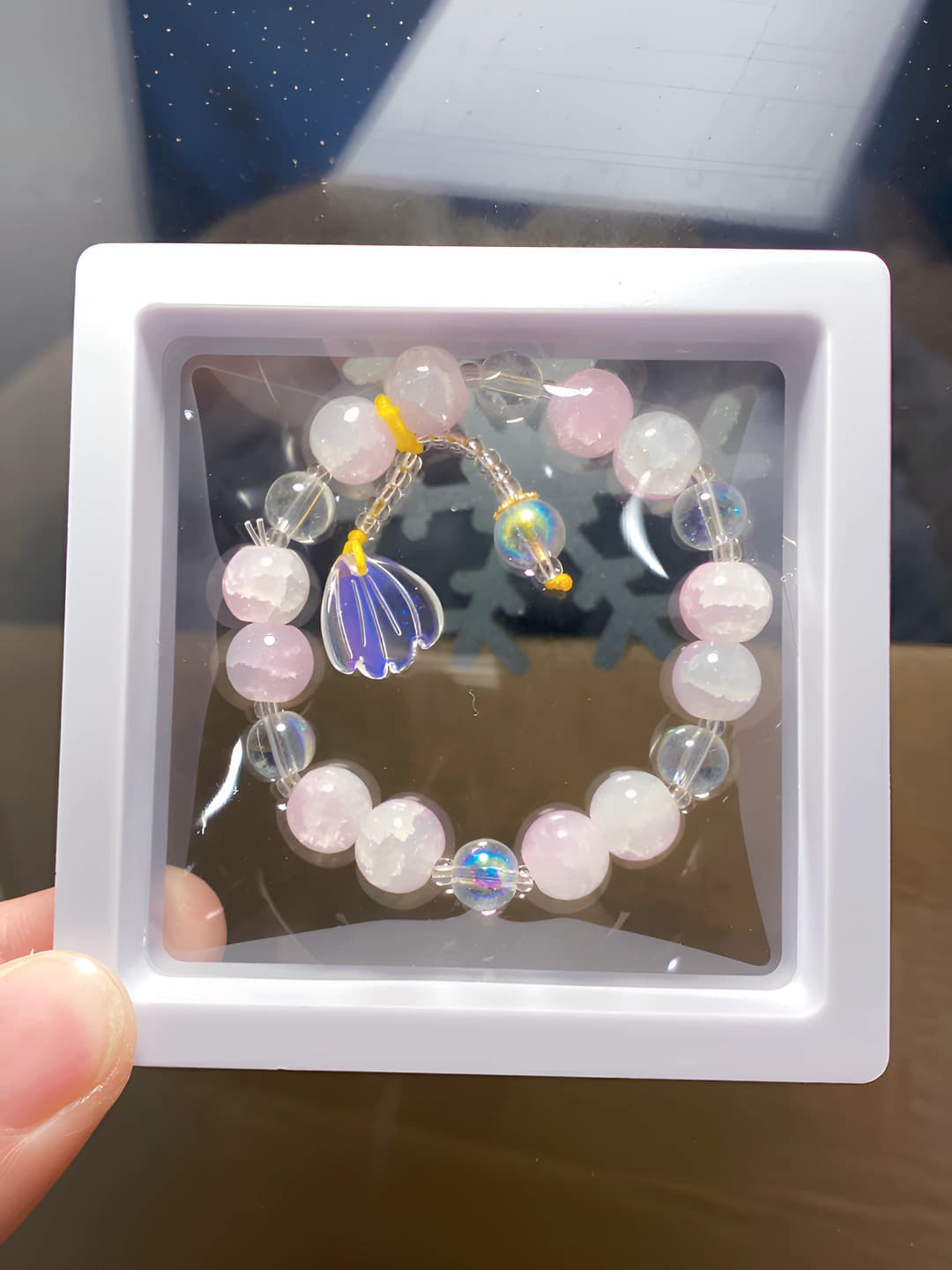 Fish tail pink milky ice bracelet (box)