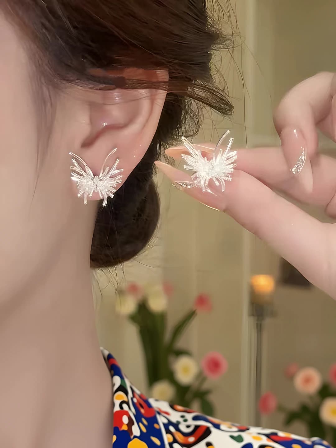 Silver butterfly earrings (1 pair)