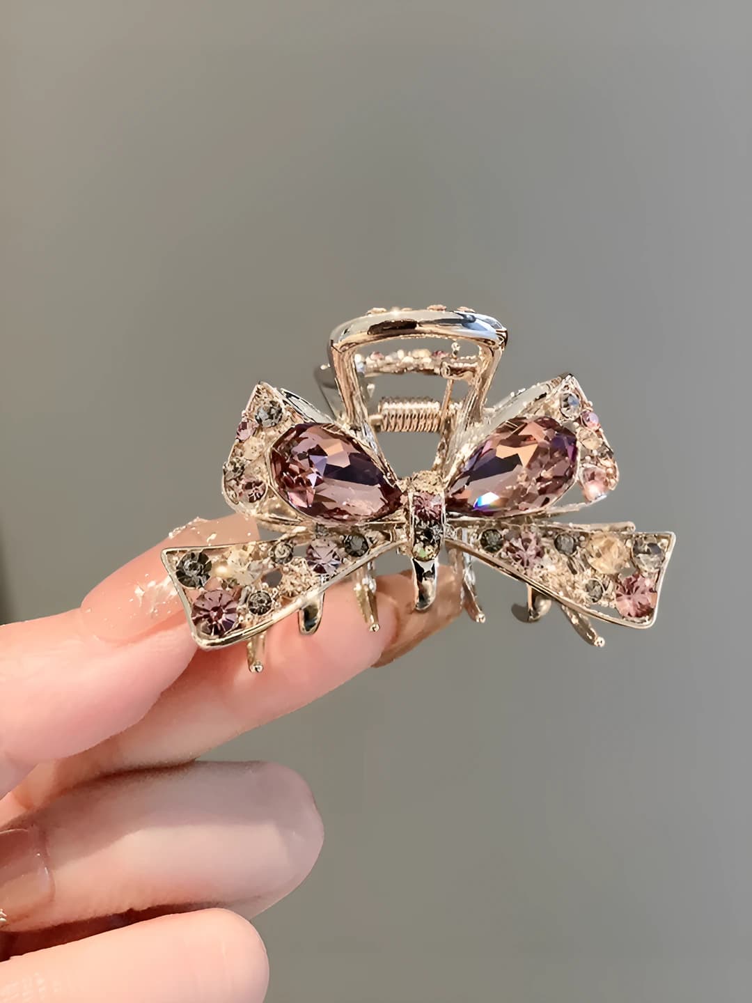 Crystal bow clip