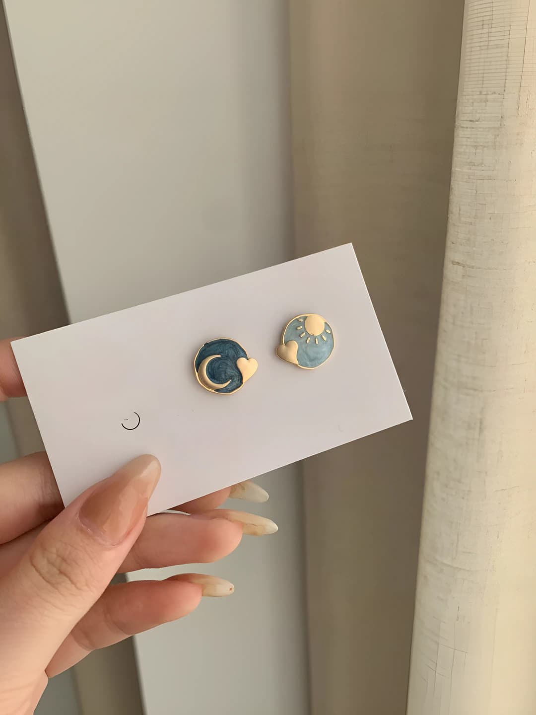 Women's retro asymmetric star and moon earrings