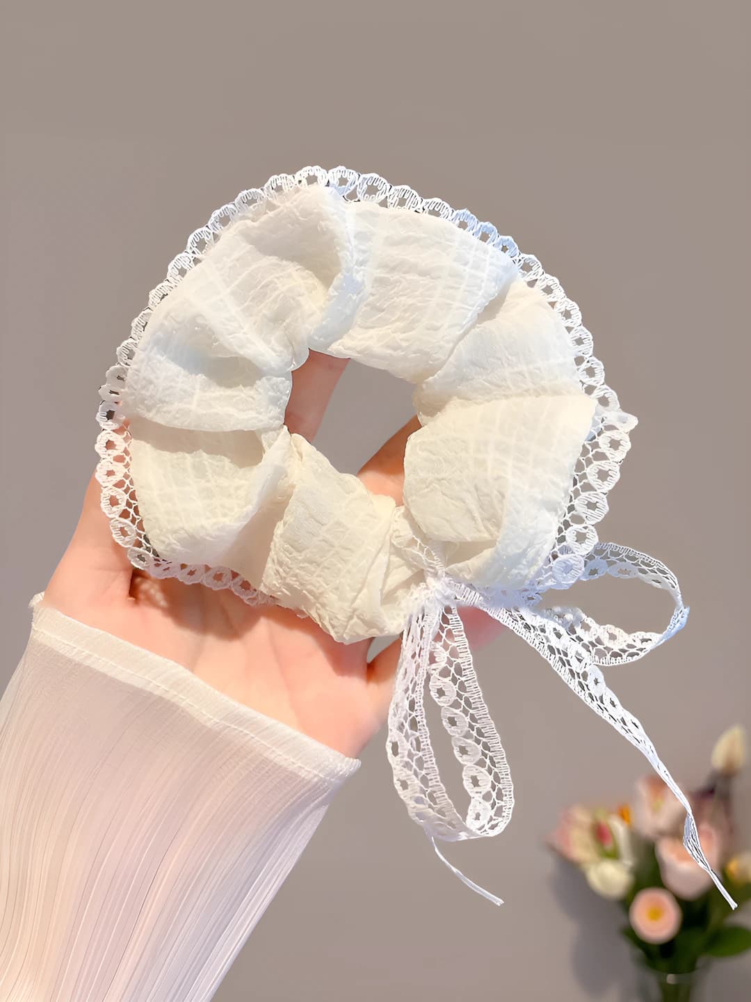 2# Off-white lace bow