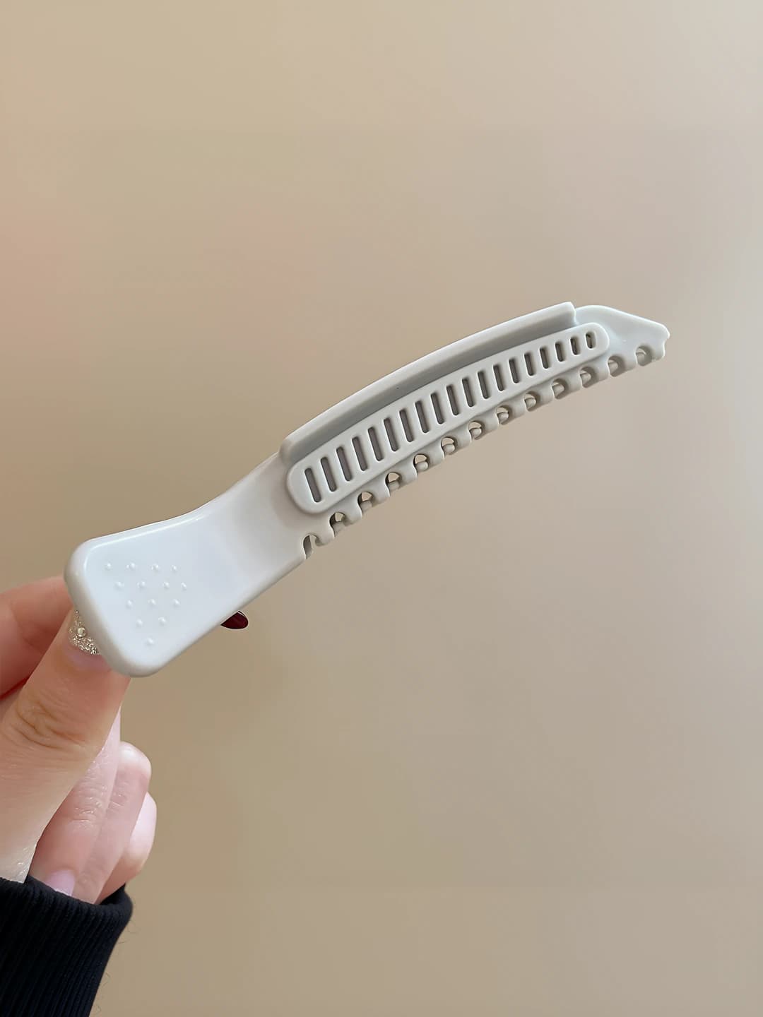 Cutout grey fluffy clip, 11.5 cm