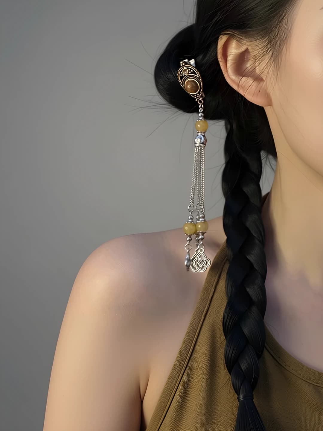 Brown tassel hair clip