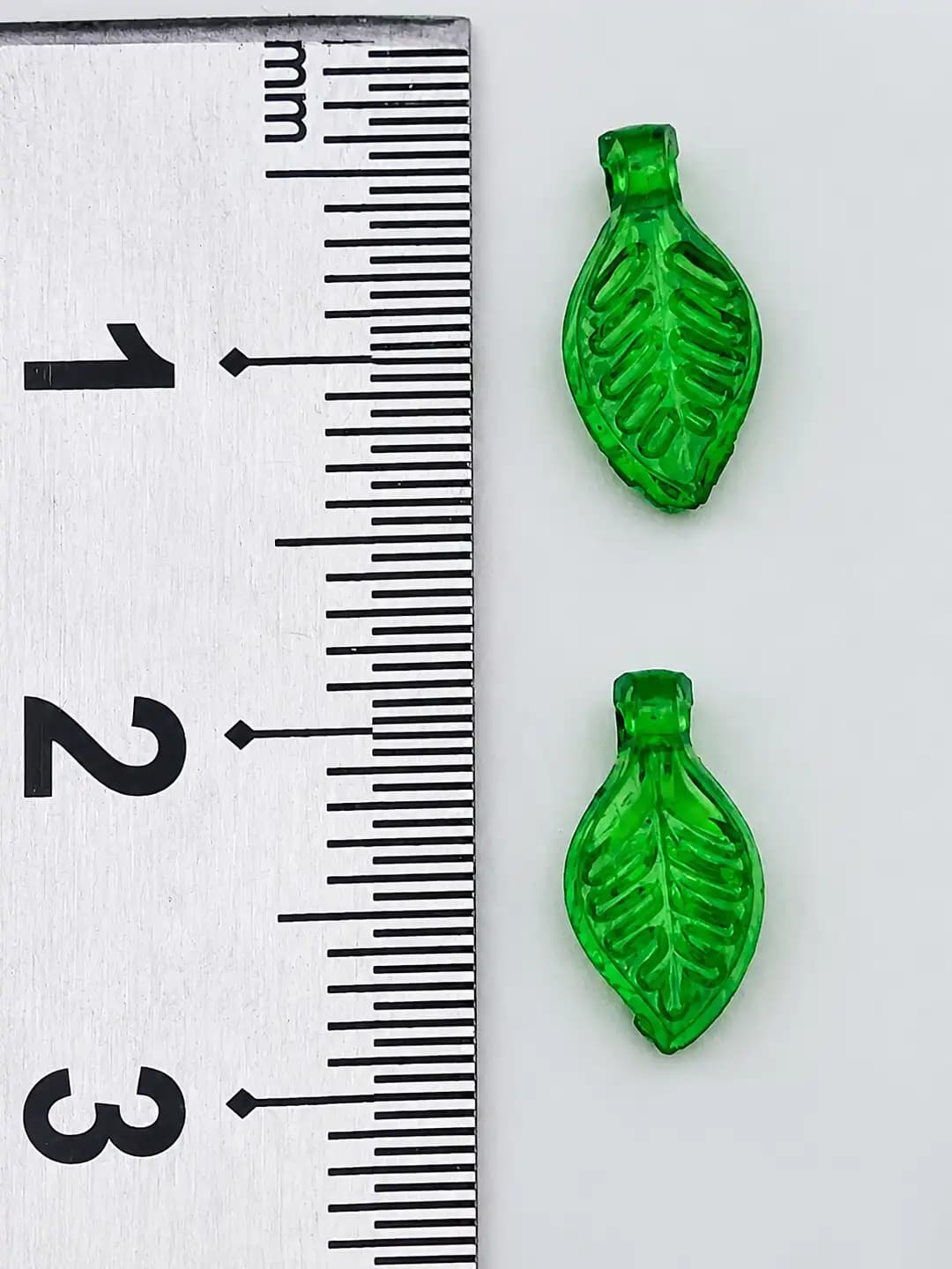 To'q yashil akril barg, 10x5mm, 0.06g