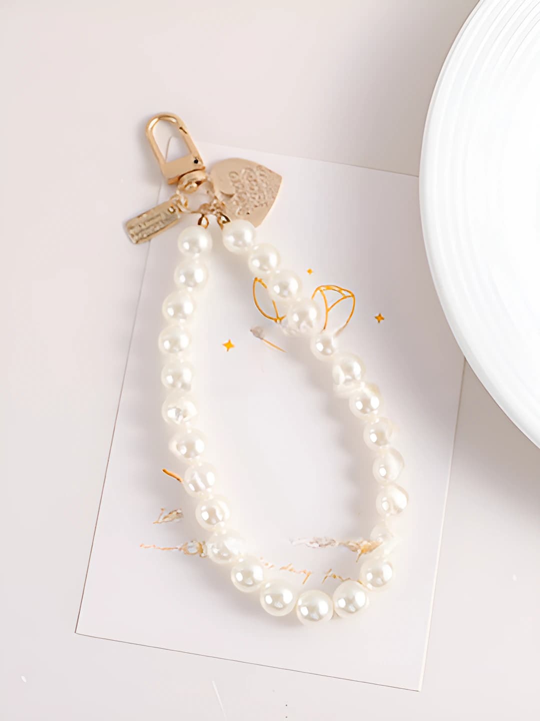 Pearl chain heart