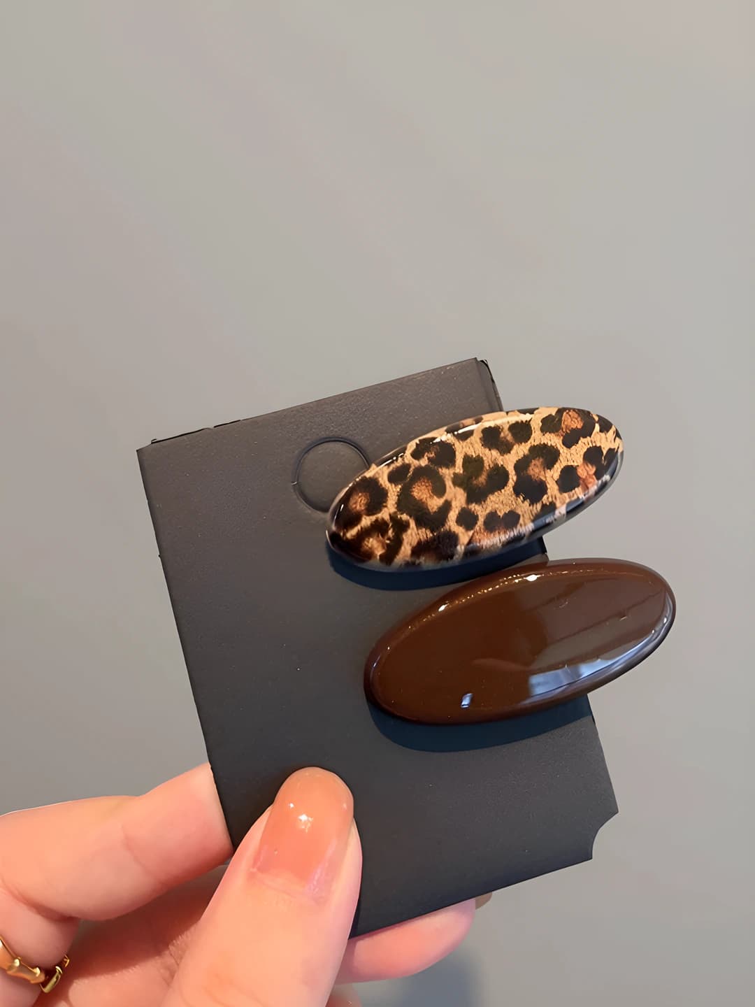 2# Coffee leopard 2 pcs - 4cm