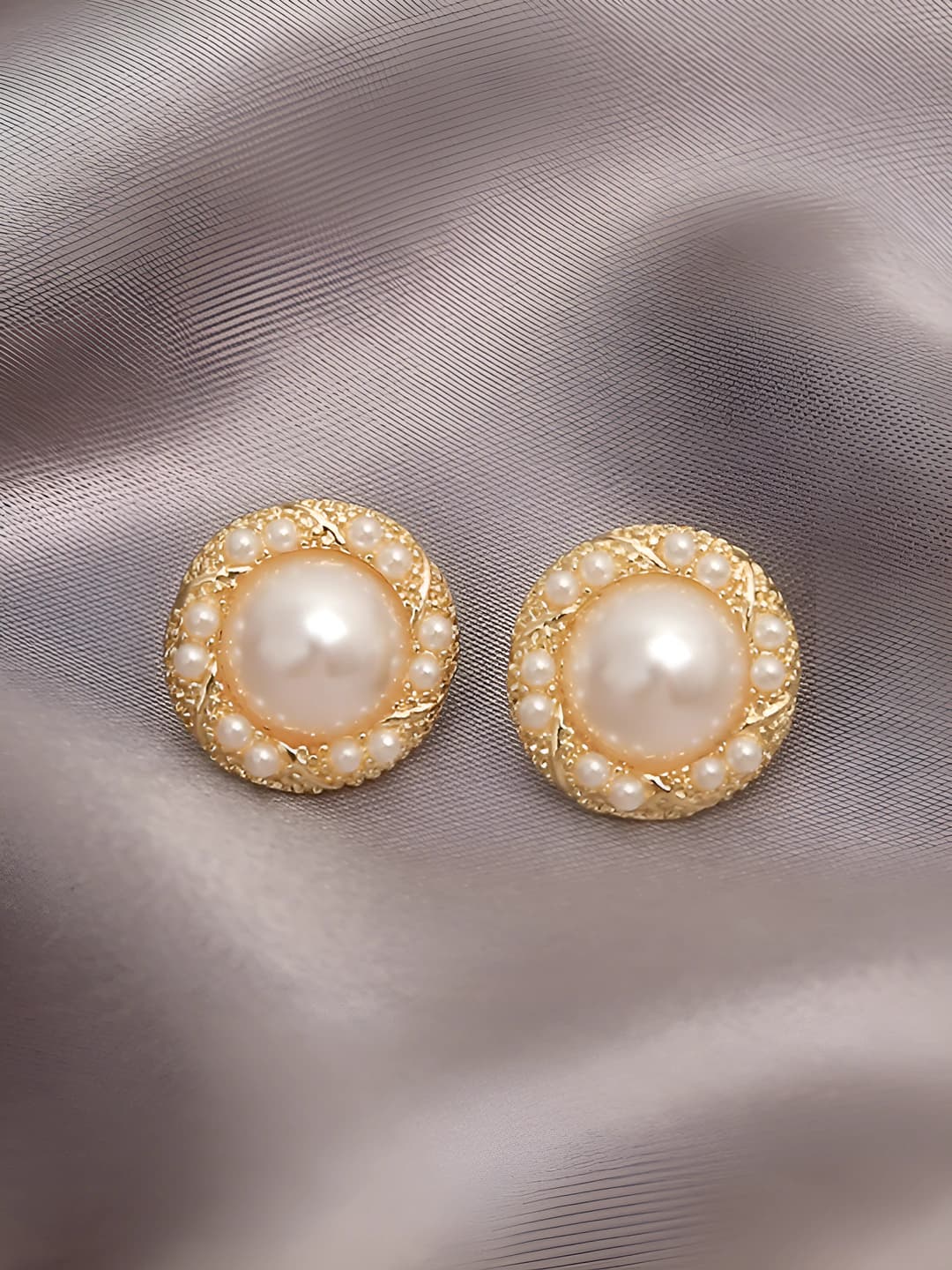 Gold Rim Round Pearl