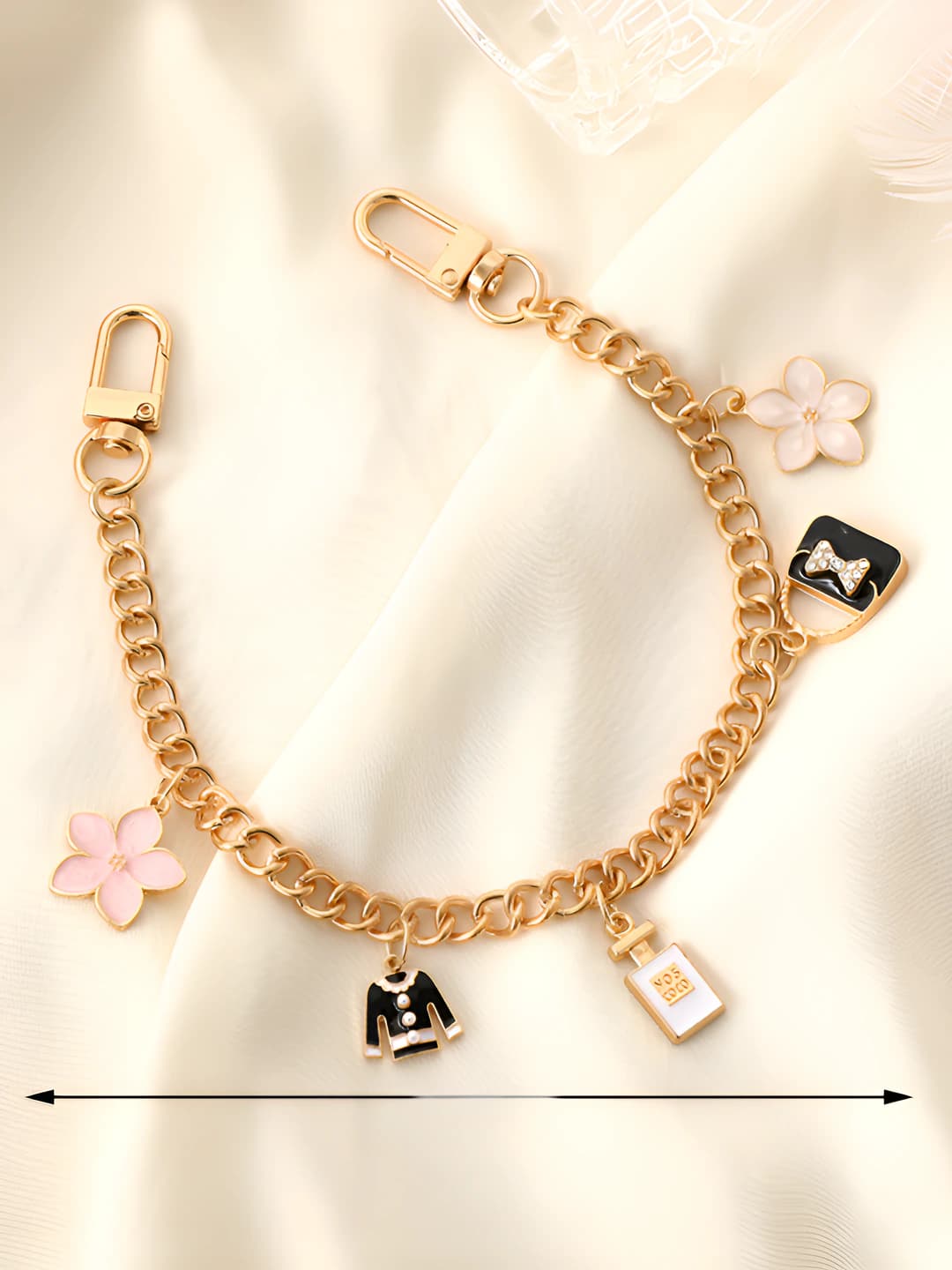 Цепочка в стиле Chanel с сумочкой