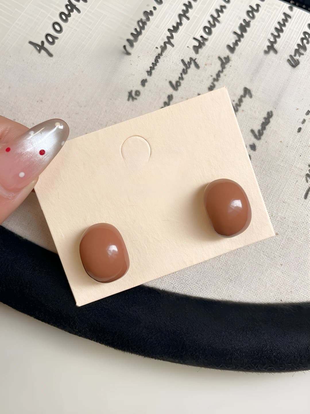 HG2 Coffee Curved Studs