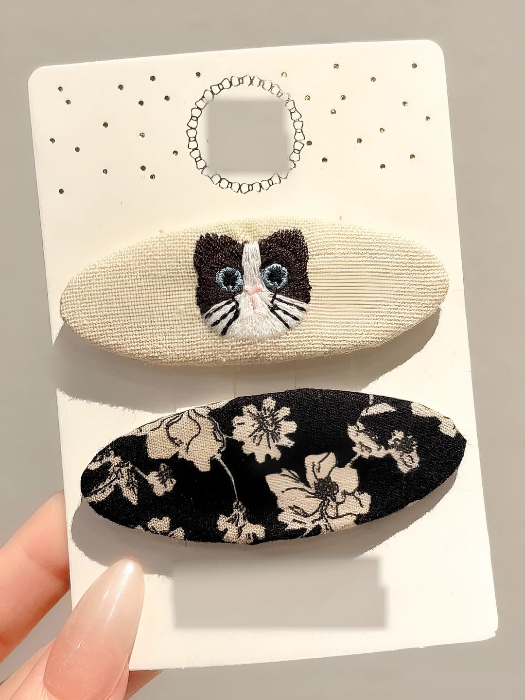 3# Qora floral cat - 6.5cm