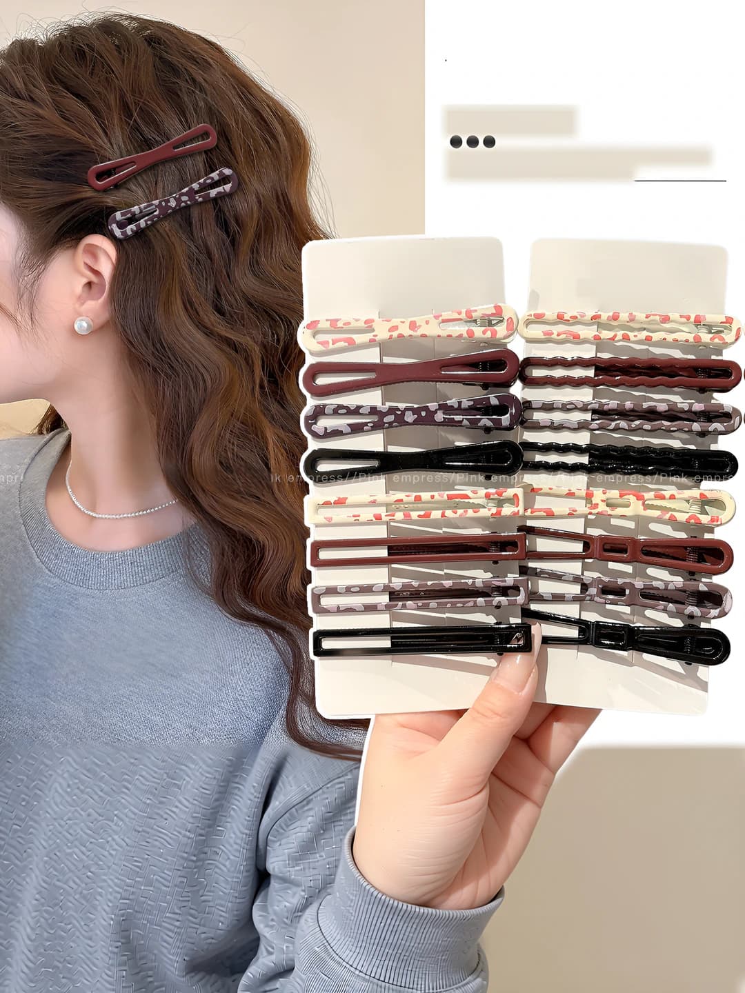 Women's hair clips: seamless, water drop shape, geometric design element, playful style