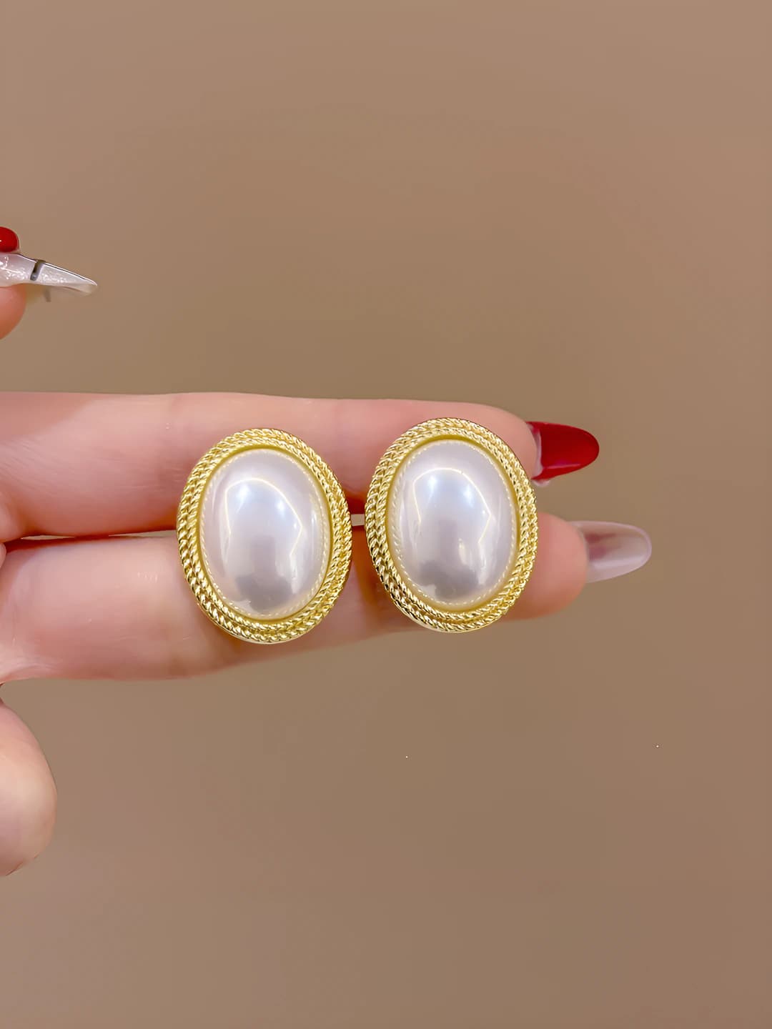 Pearl twisted edge clip-on earrings