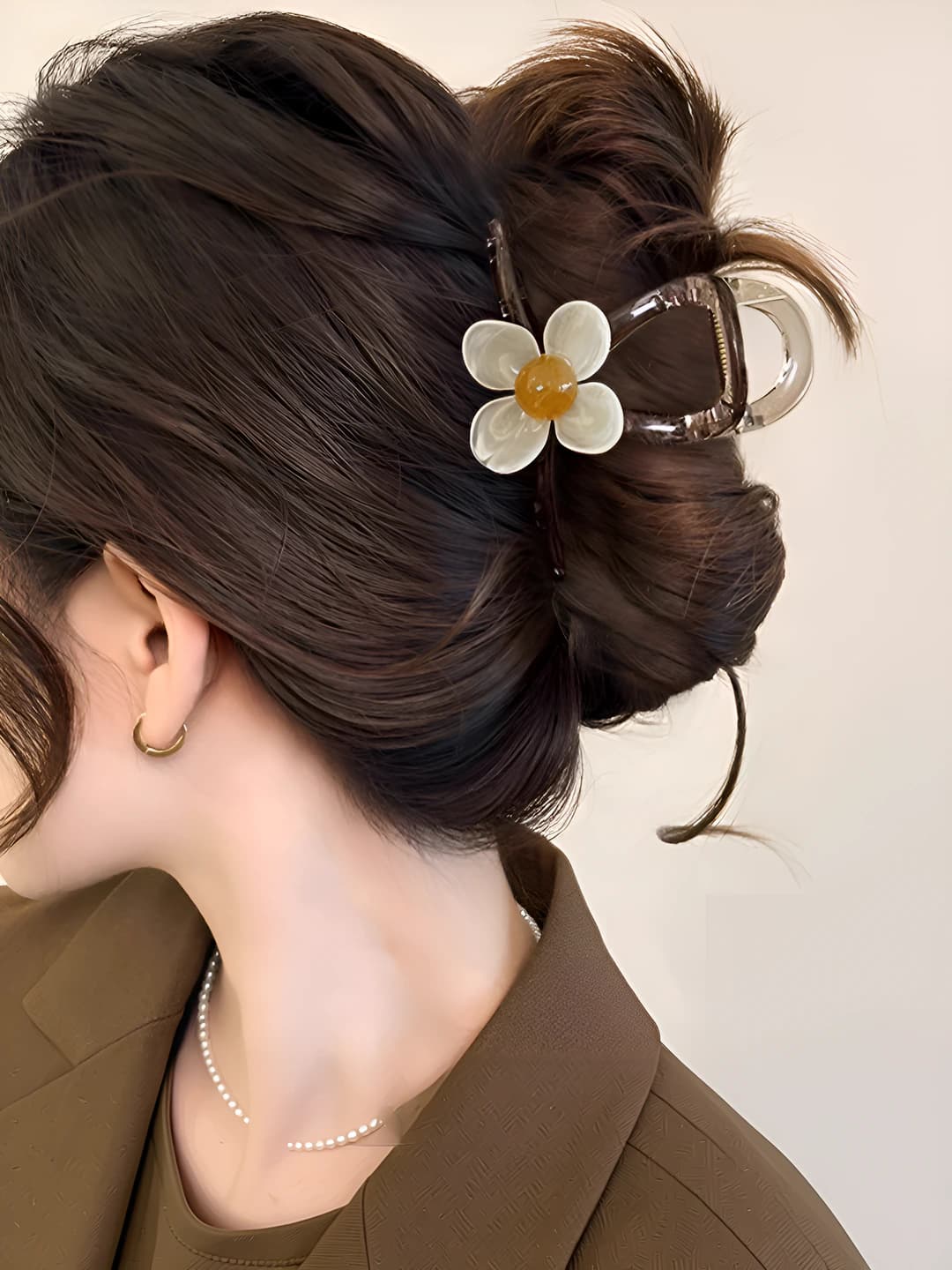 1# Beige four-petal flower clip 8cm