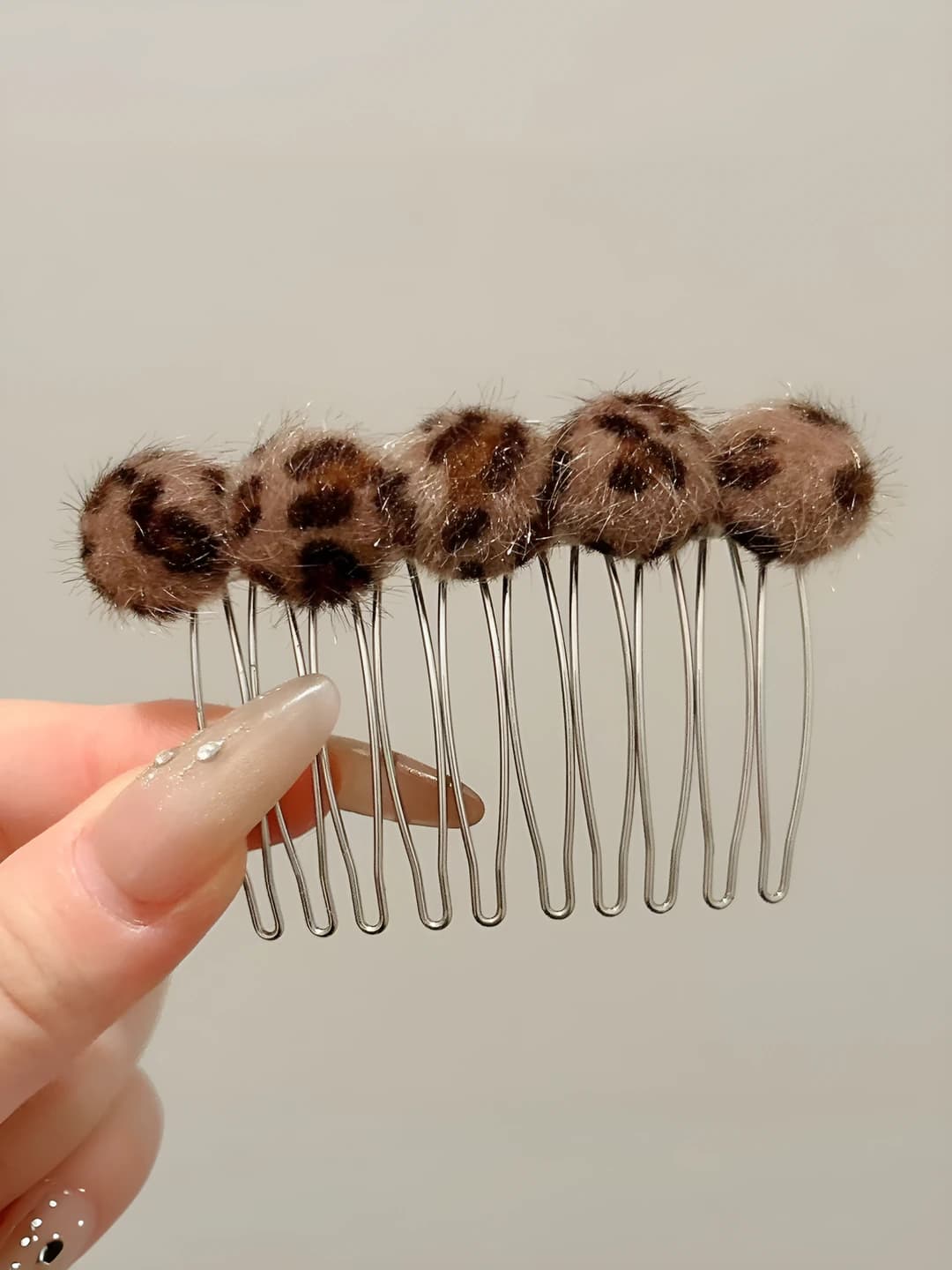 Coffee leopard hair comb