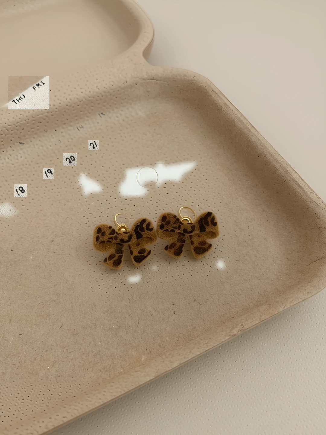 Leopard rangli bow
