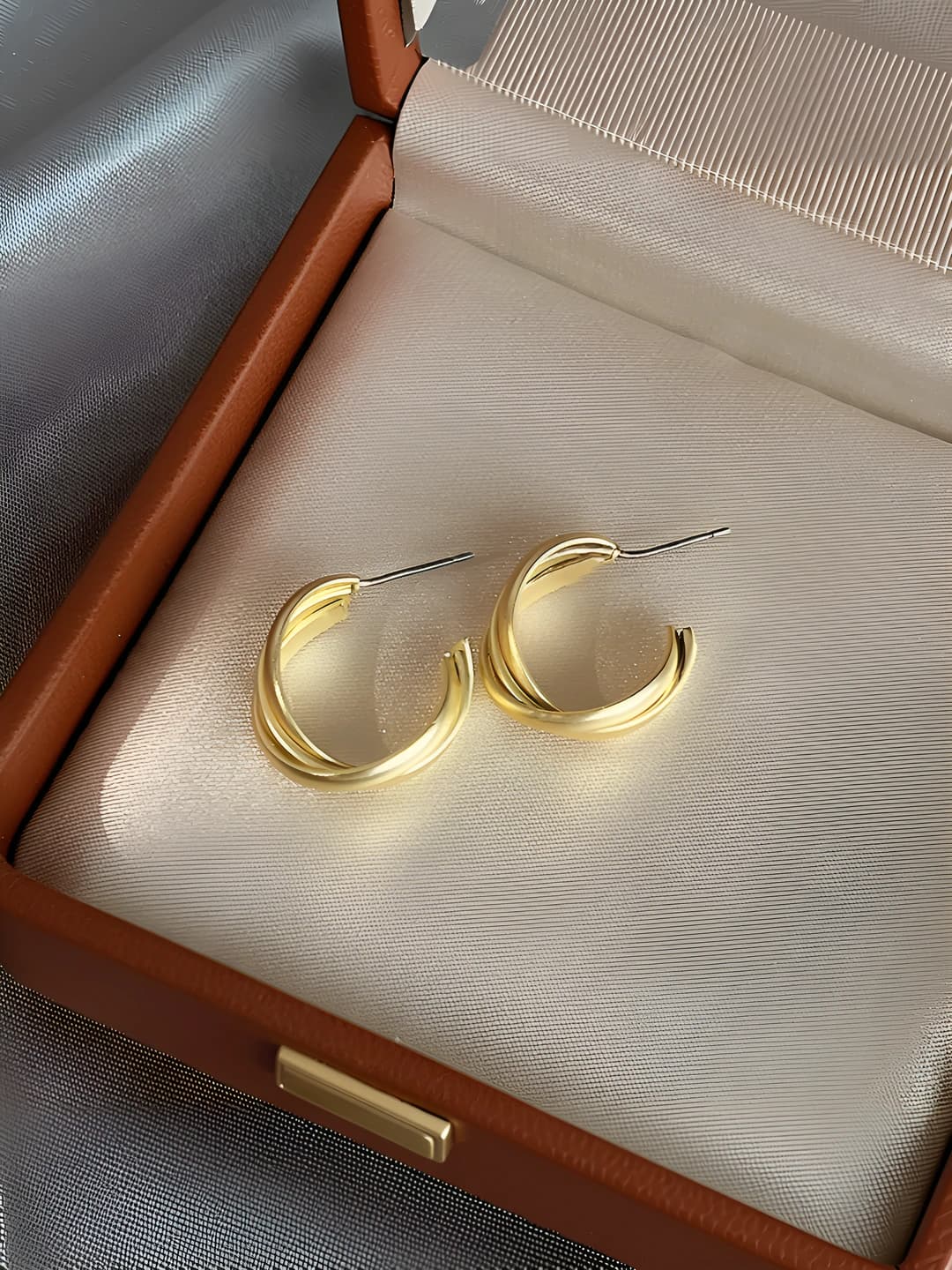 Gold irregular stud earrings