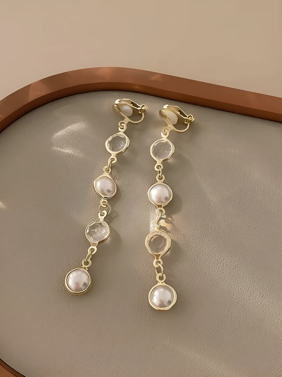 Pearl zircon