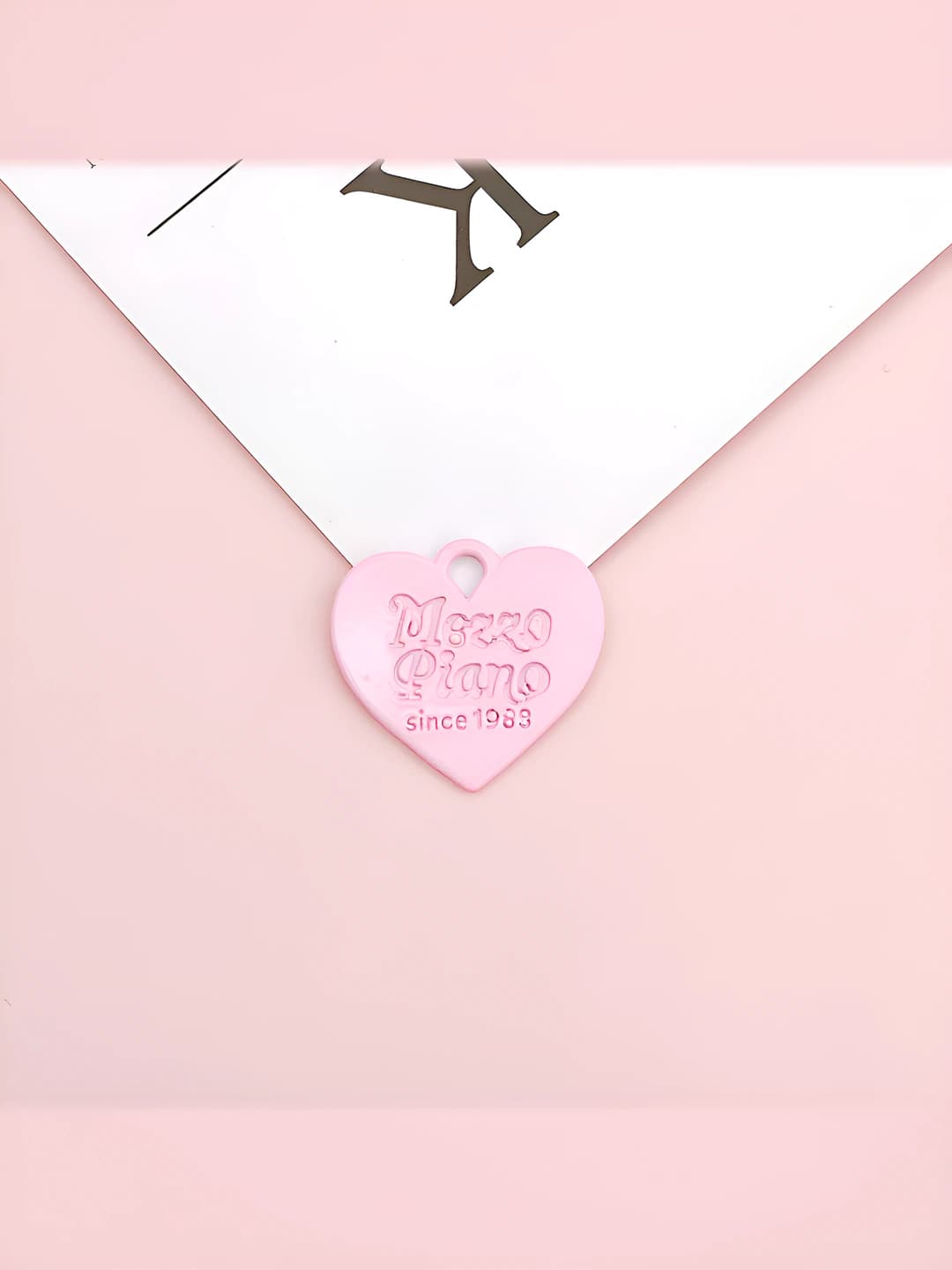Heart pendant (light pink)